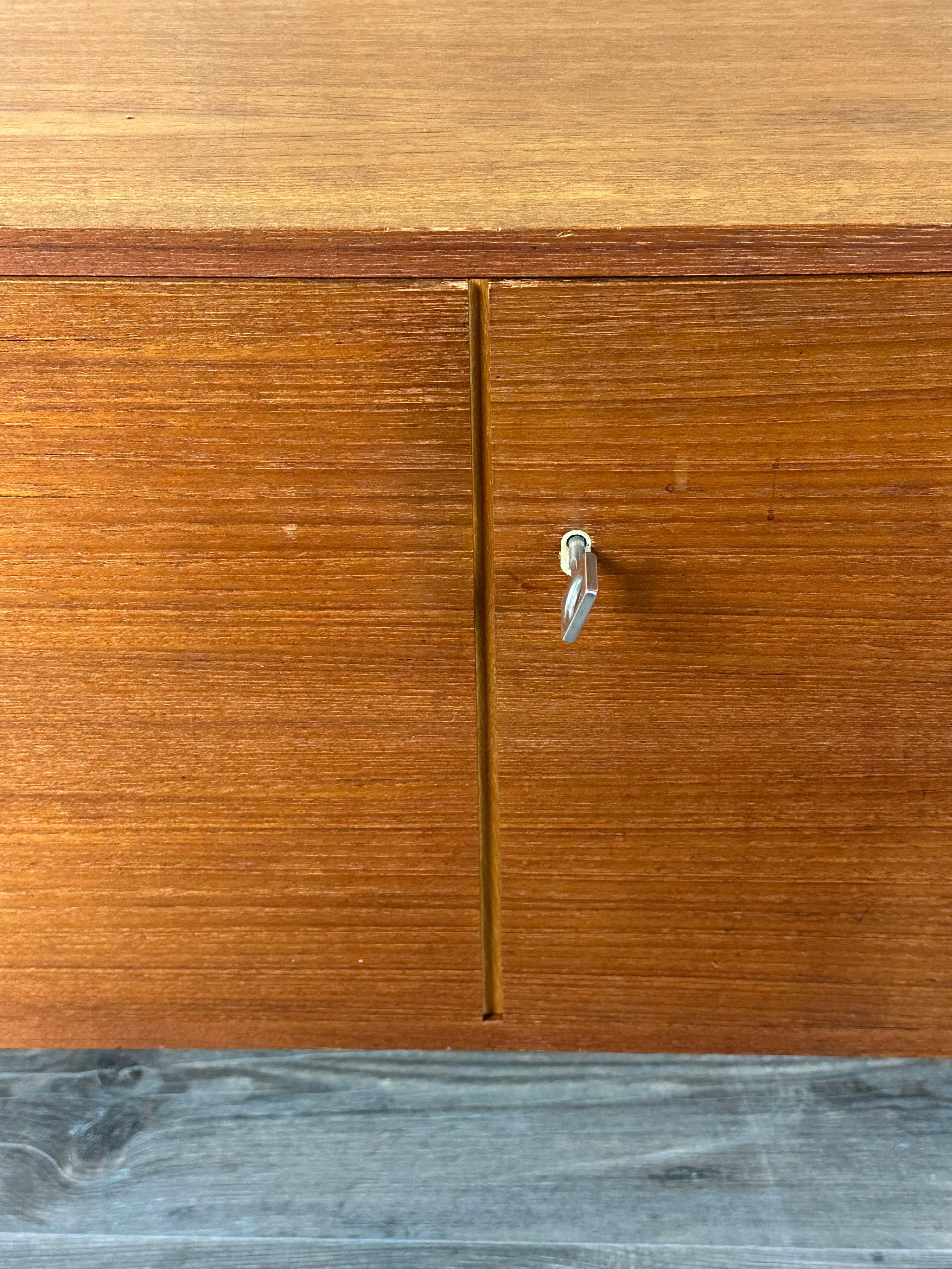 60s 70s teak sideboard cabinet Rego Mobile Danish Modern Design For Sale 4