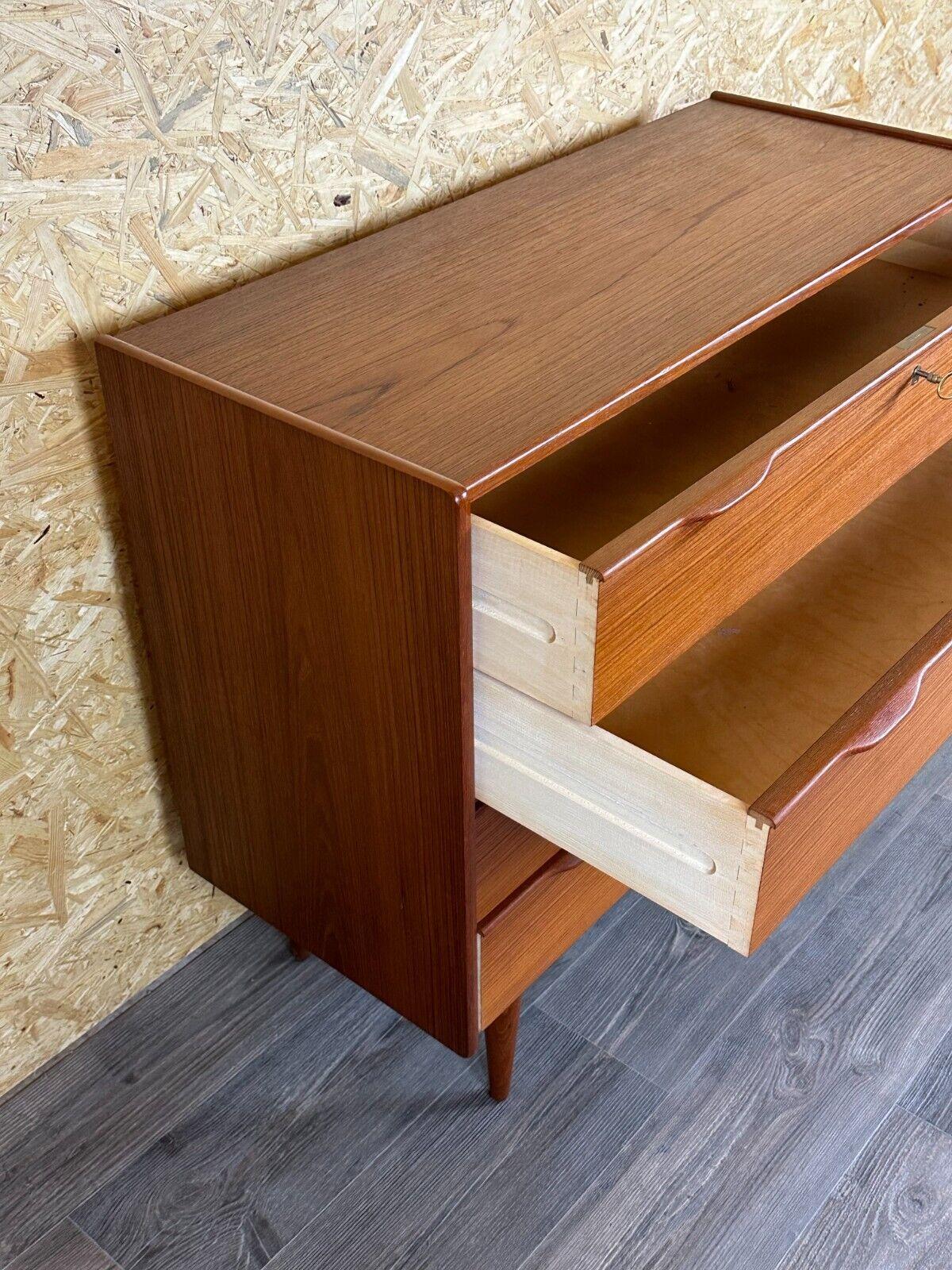Sideboard-Kommode aus Teakholz mit Schubladenschrank, Dänemark Modern Design Dänemark, 60er 70er Jahre 12