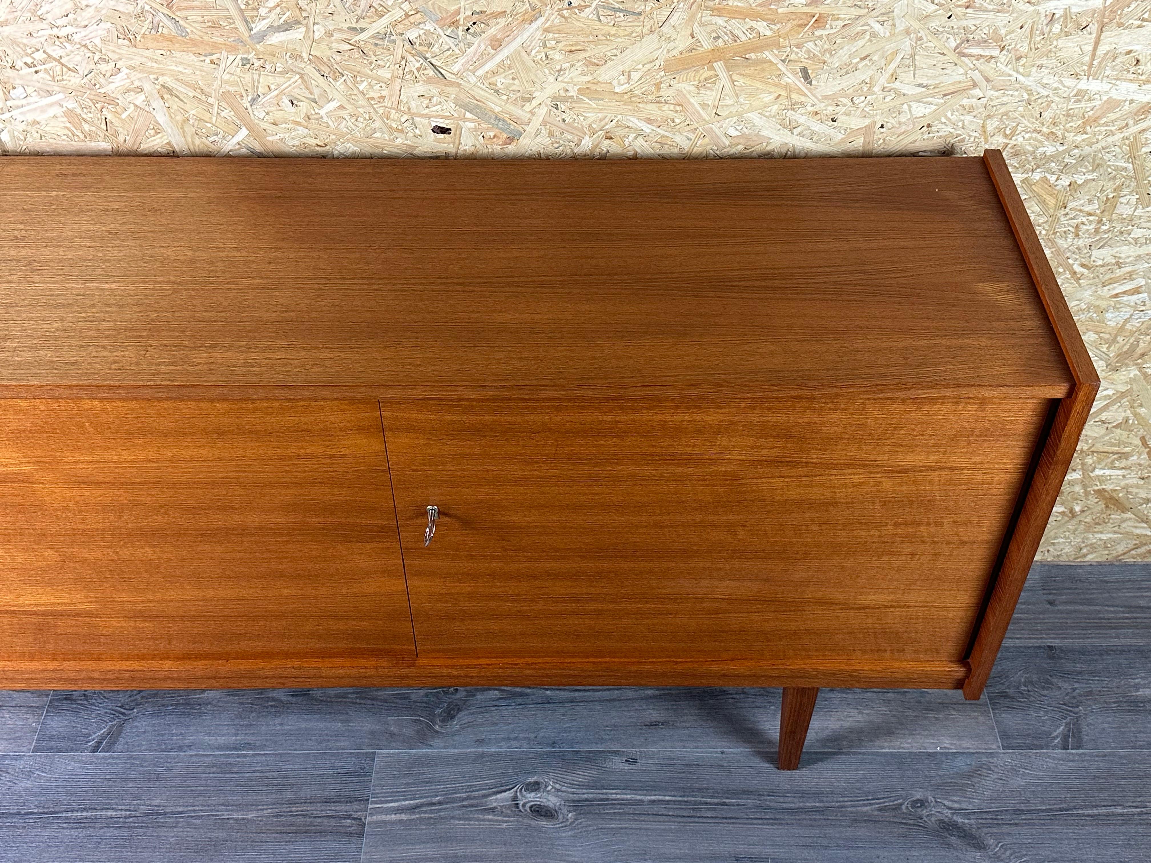 60s 70s Aparador de Teca Armario Credenza Diseño Moderno Danés Dinamarca 70s en venta 6