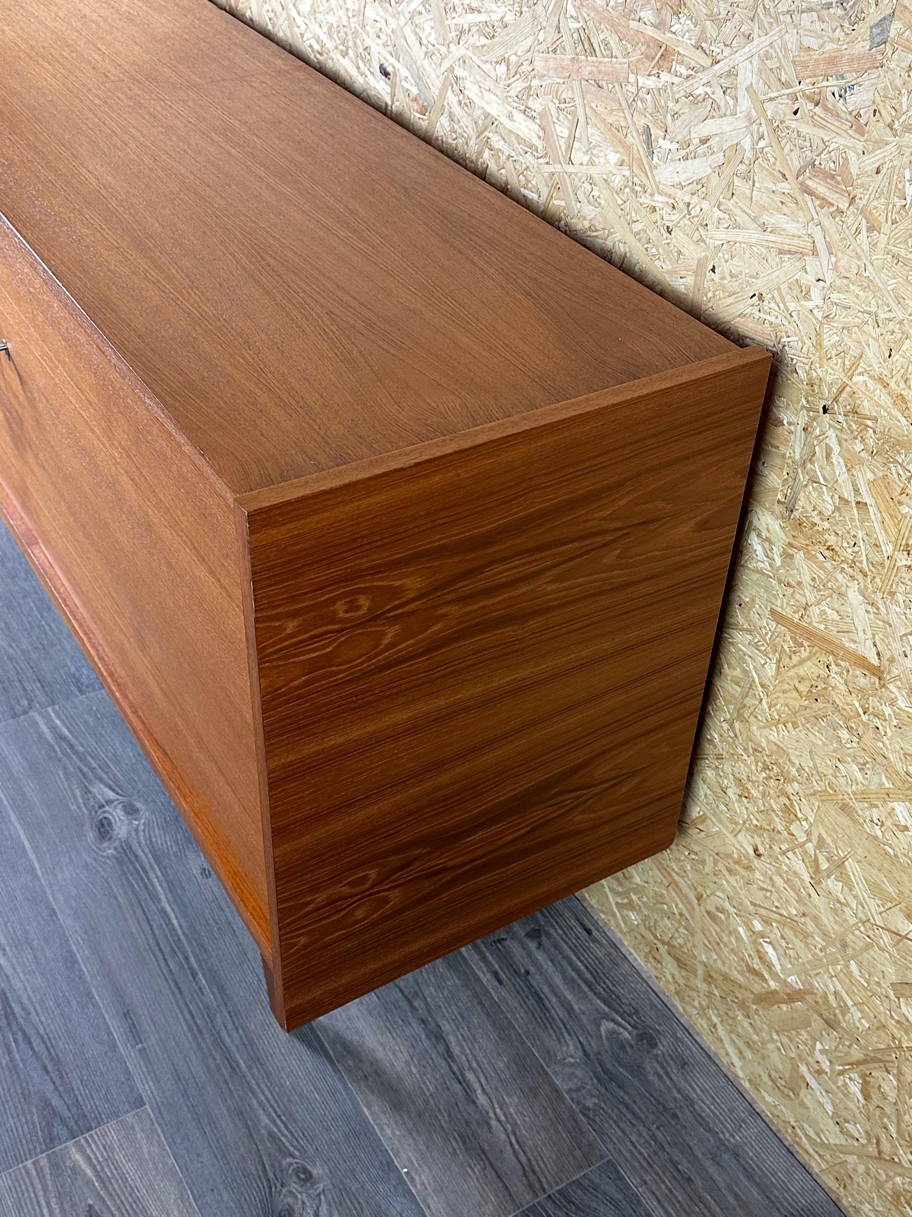 60s 70s Aparador de Teca Armario Credenza Diseño Moderno Danés Dinamarca 70s en venta 7