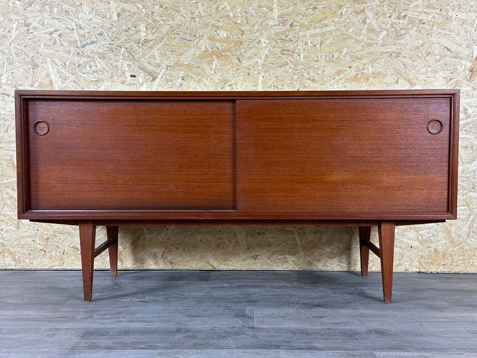 60s 70s teak sideboard Credenza cabinet Danish Modern Design Denmark 70s In Good Condition For Sale In Neuenkirchen, NI
