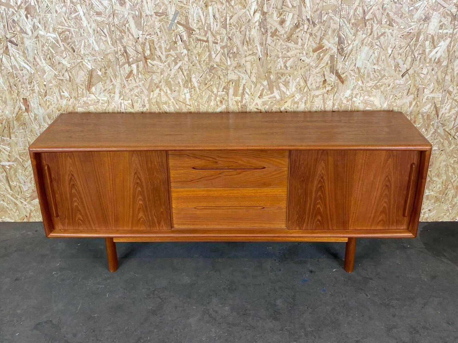 60s 70s Teak Sideboard Credenza H.P Hansen Danish Design Denmark In Good Condition For Sale In Neuenkirchen, NI