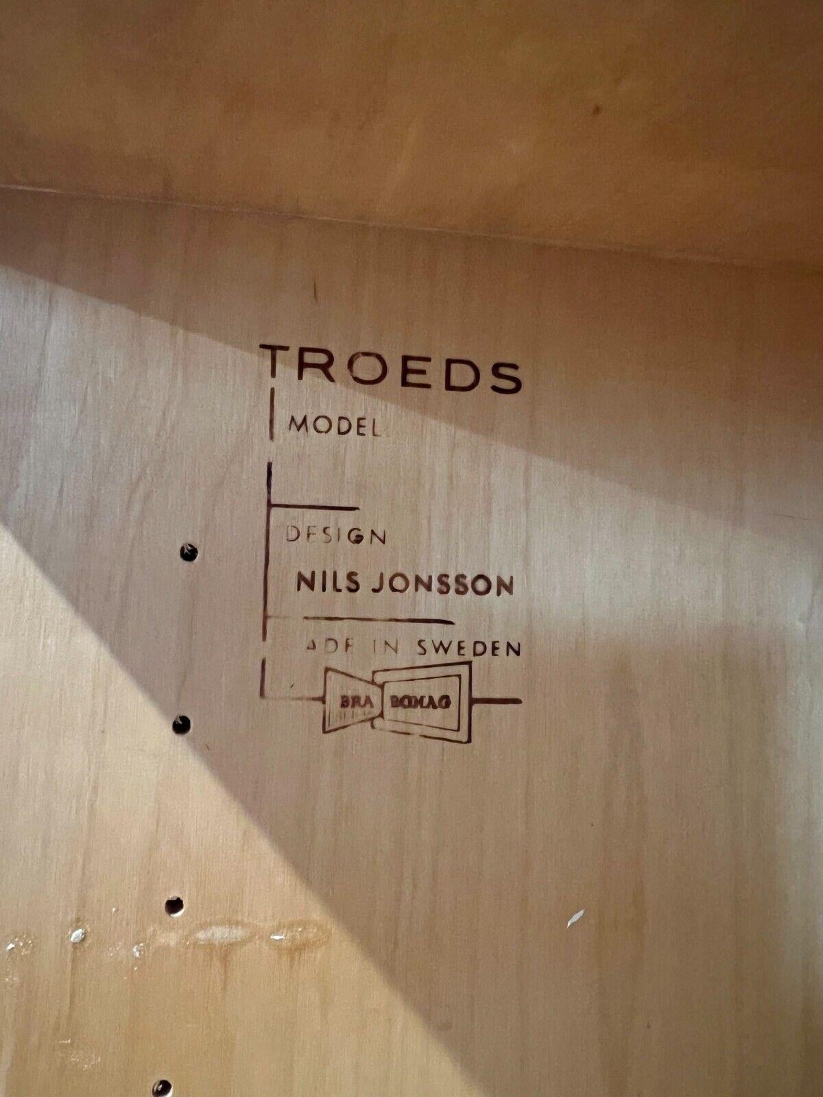 1960s 1970s teak sideboard Credenza Nils Jonsson for Hugo Troeds Sweden For Sale 13