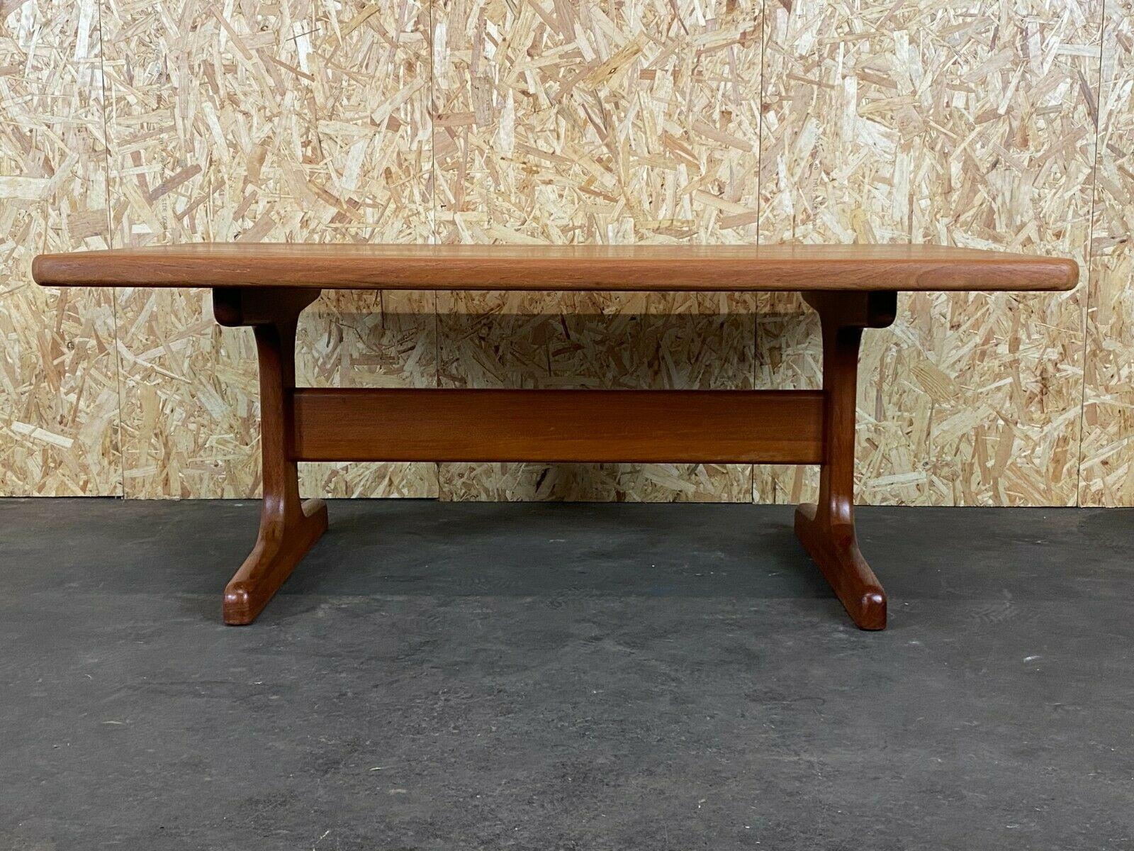 60s 70s Teak Table Coffee Table Danish Modern Design Denmark In Good Condition For Sale In Neuenkirchen, NI