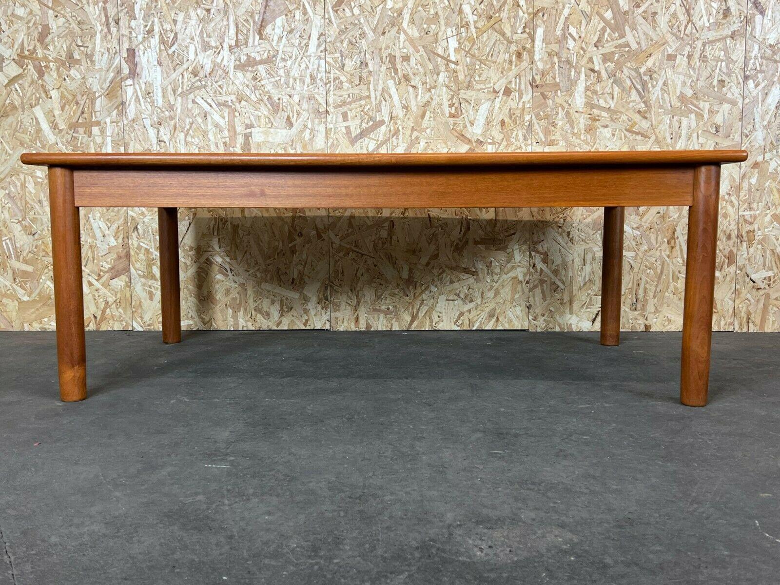 60s 70s Teak Table Coffee Table Danish Modern Design Denmark In Good Condition For Sale In Neuenkirchen, NI