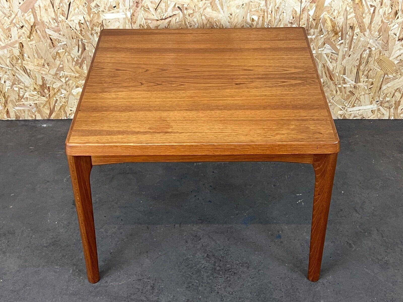 60er 70er Jahre Teakholz Tisch Couchtisch Beistelltisch Henning Kjaernulf Design (Ende des 20. Jahrhunderts) im Angebot