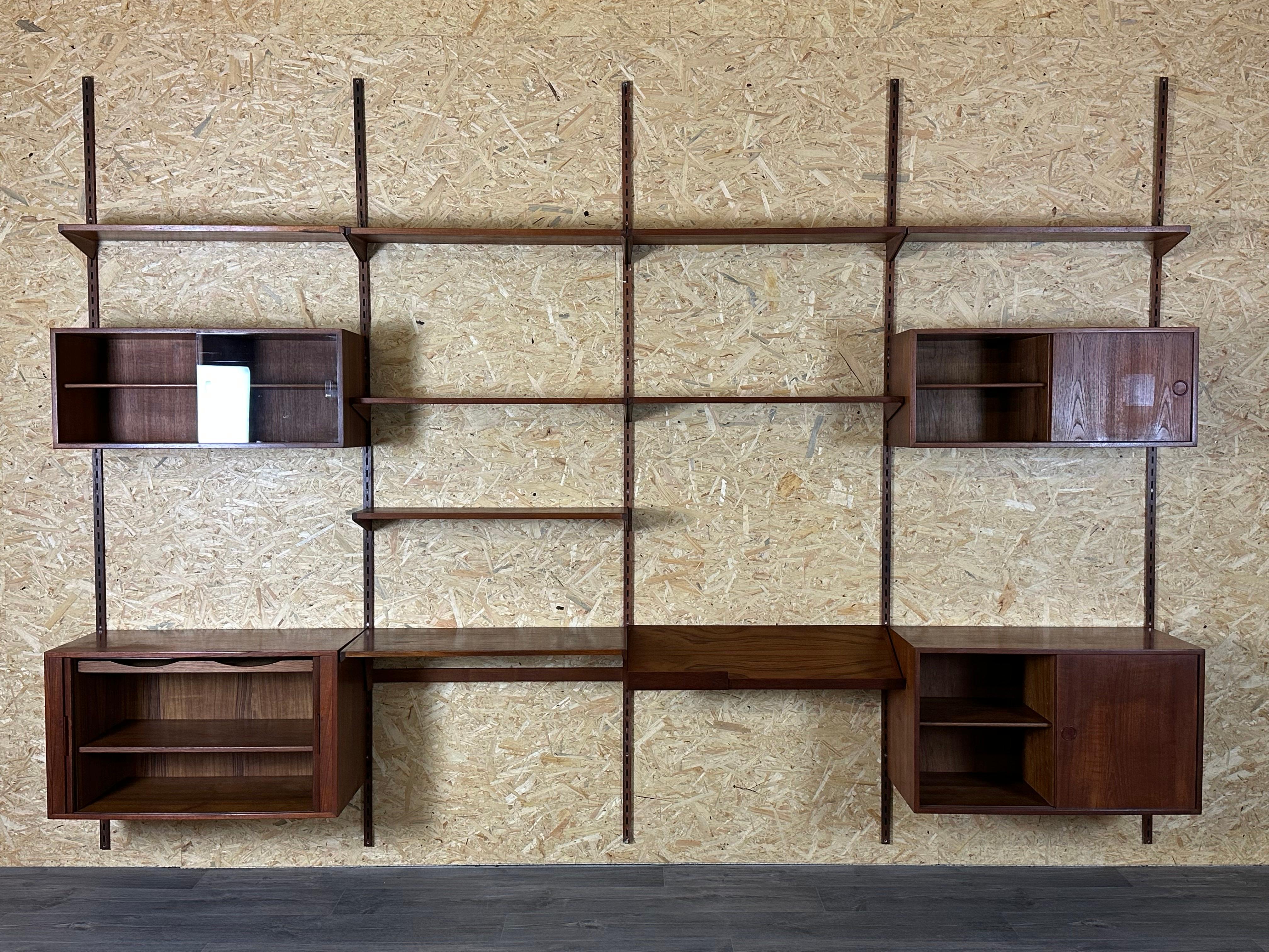 Scaffale da parete in teak anni '60/'70 Wall Unit Kai Kristiansen per FM Møbler Danimarca in vendita 11