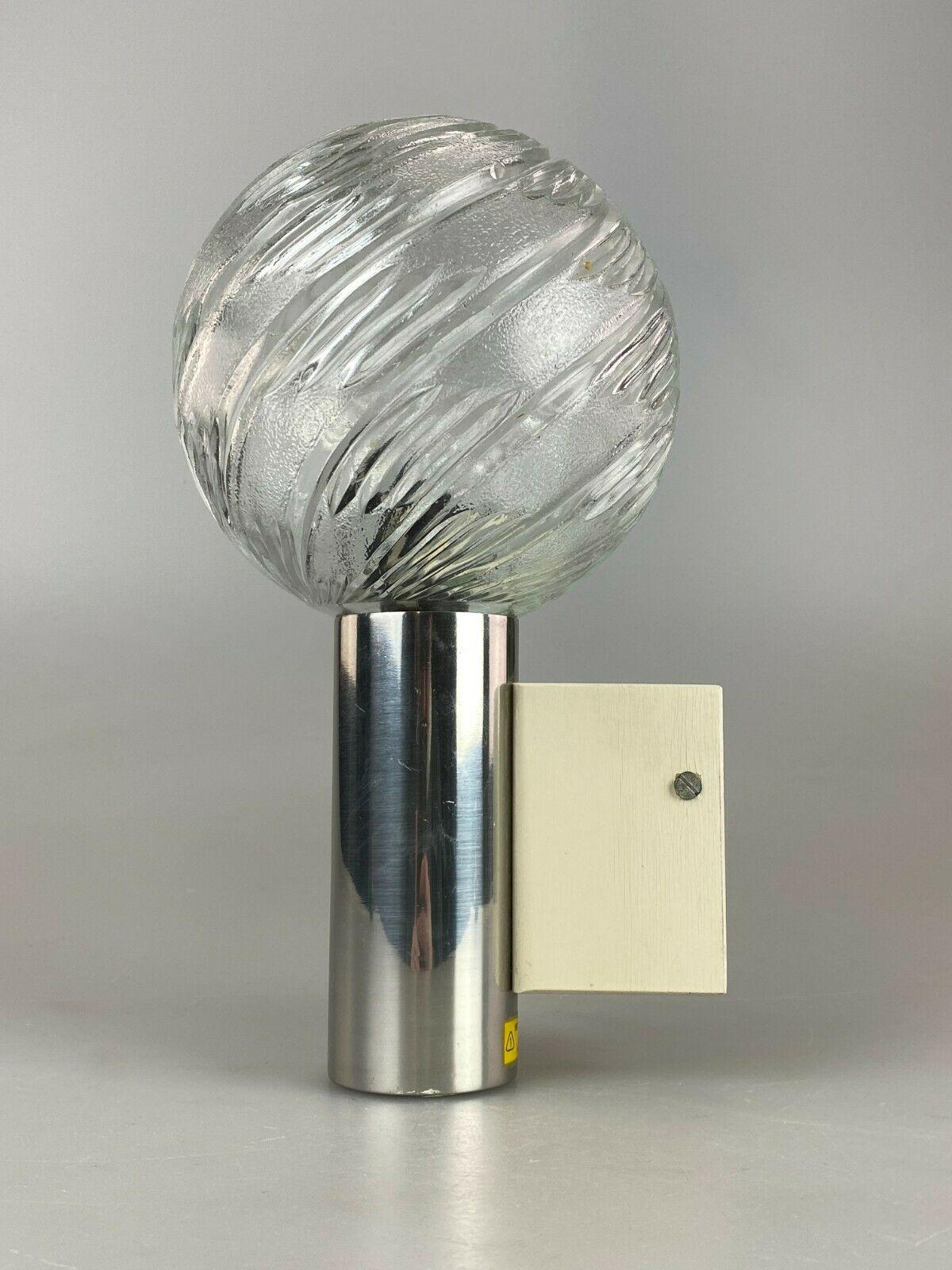 60s 70s wall lamp ball lamp lamp light space age design 60s 70s

Object: wall lamp

Manufacturer: VEB

Condition: good

Age: around 1960-1970

Dimensions:

15cm x 14.5cm x 26cm

Other notes:

The pictures serve as part of the