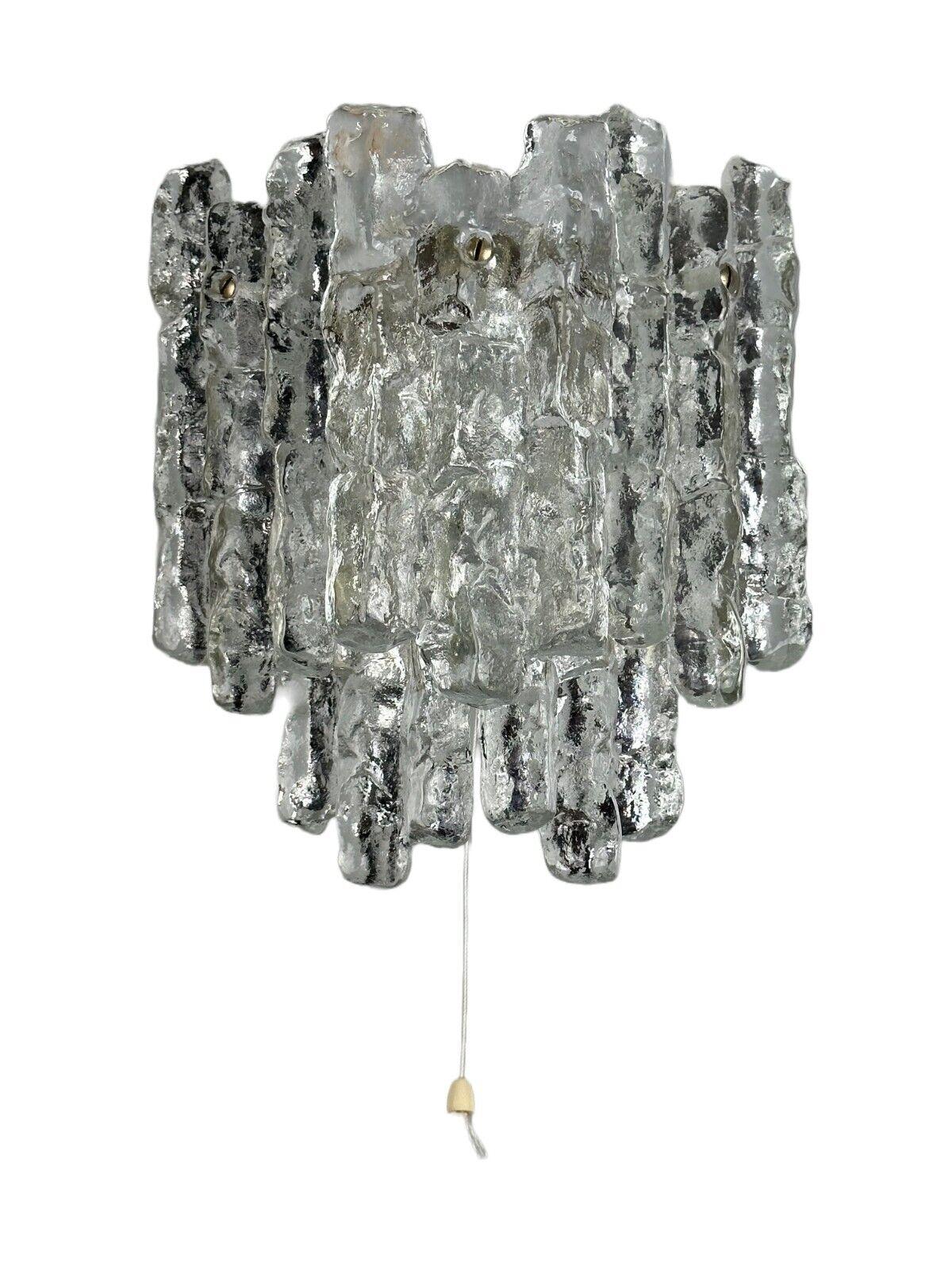 60s 70s wall lamp J.T. Kalmar Austria Ice Glass Wall Sconce Space Age

Object: wall lamp

Manufacturer: J.T. Squid

Condition: good

Age: around 1960-1970

Dimensions:

Width = 22cm
Height = 25cm
Depth = 13.5cm

Material: metal, glass

Other