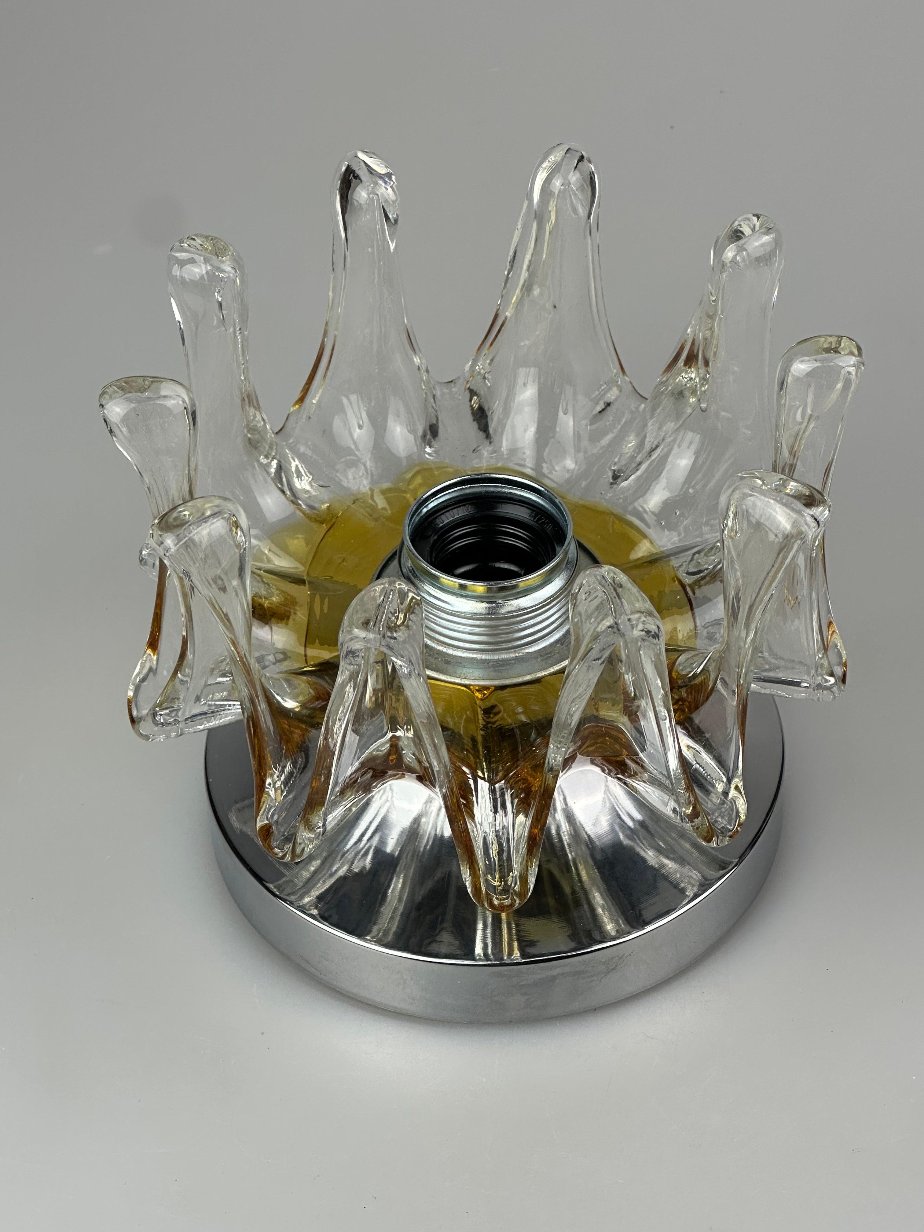 Européen Lampe murale 60s 70s Applique murale en métal et verre Murano Space Age design en vente