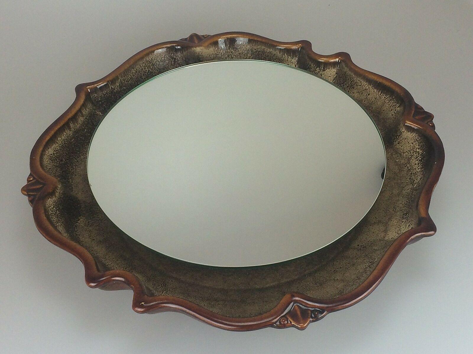 70's Mirror wall mirror ceramic pan illuminated Space Age design

Object: wall mirror

Manufacturer: Pan

Condition: good

Age: around 1960-1970

Dimensions:

Diameter = 52cm
Height = 7.5cm

Other notes:

The pictures serve as part