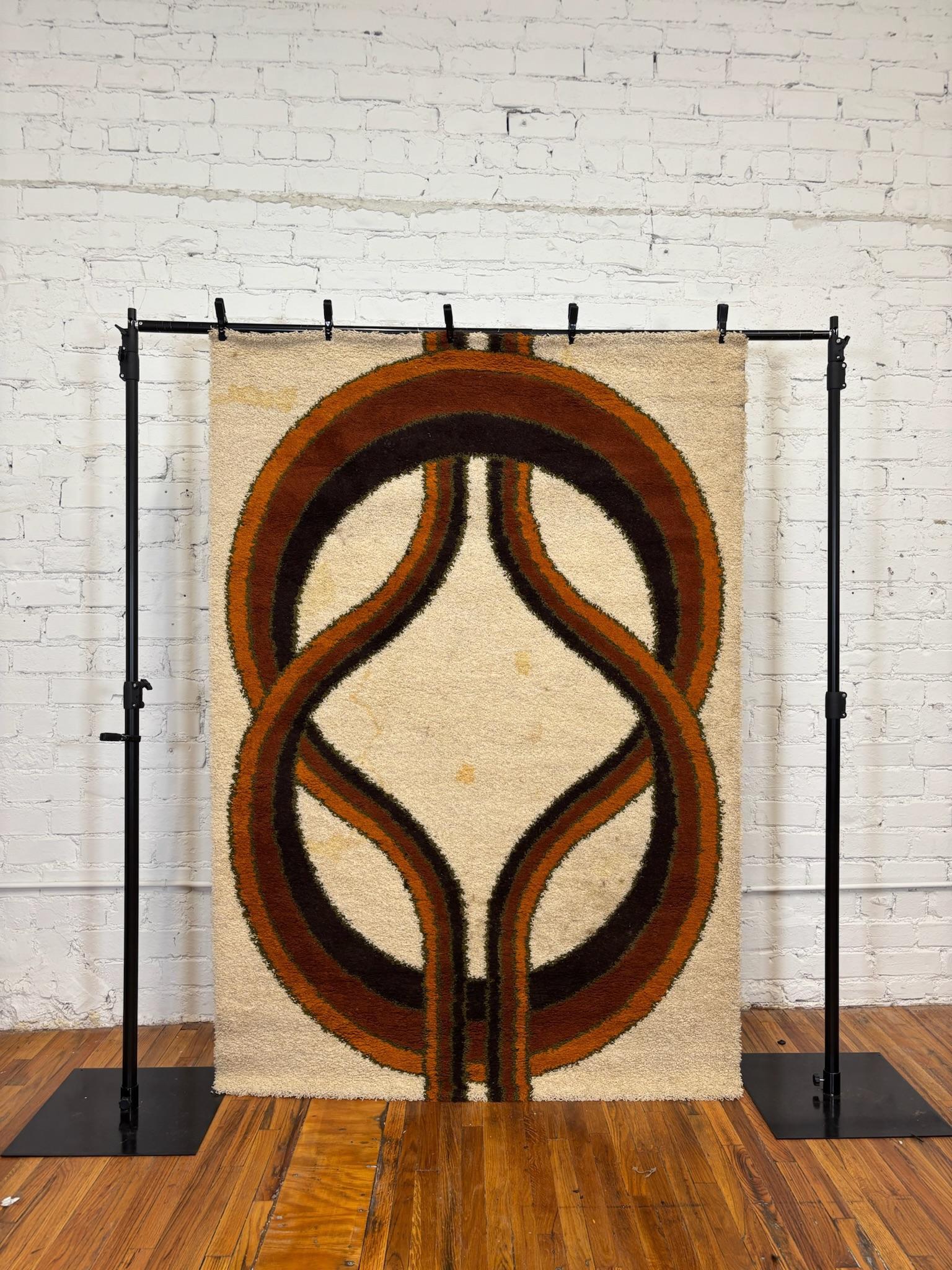 Lana Tappeto WALLY'S arancione marrone a strisce, usato, del metà del secolo scorso. in vendita