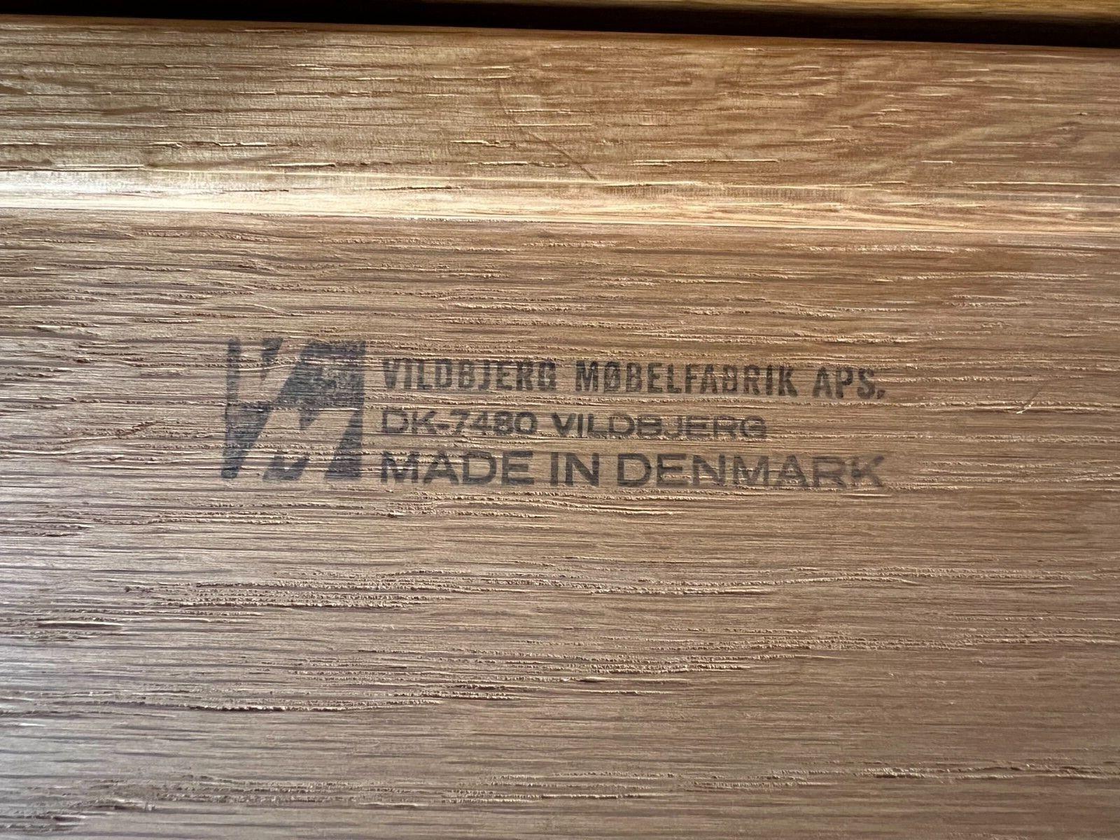 Kleiderschrank/ Sideboard-Schrank aus Eiche VM Vildbjerg Dänisches Design, 60er 70er Jahre im Angebot 5