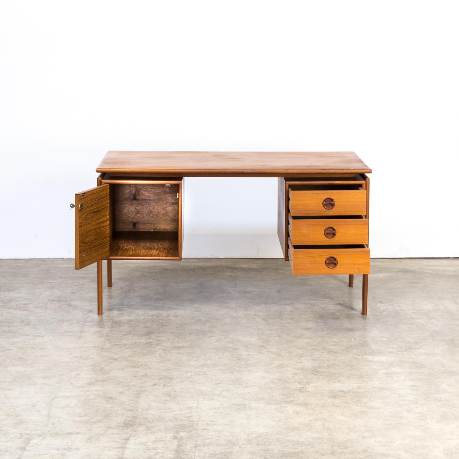 1960s Arne Vodder teak writing desk for GV Møbler. Good condition consistent with age and use.
