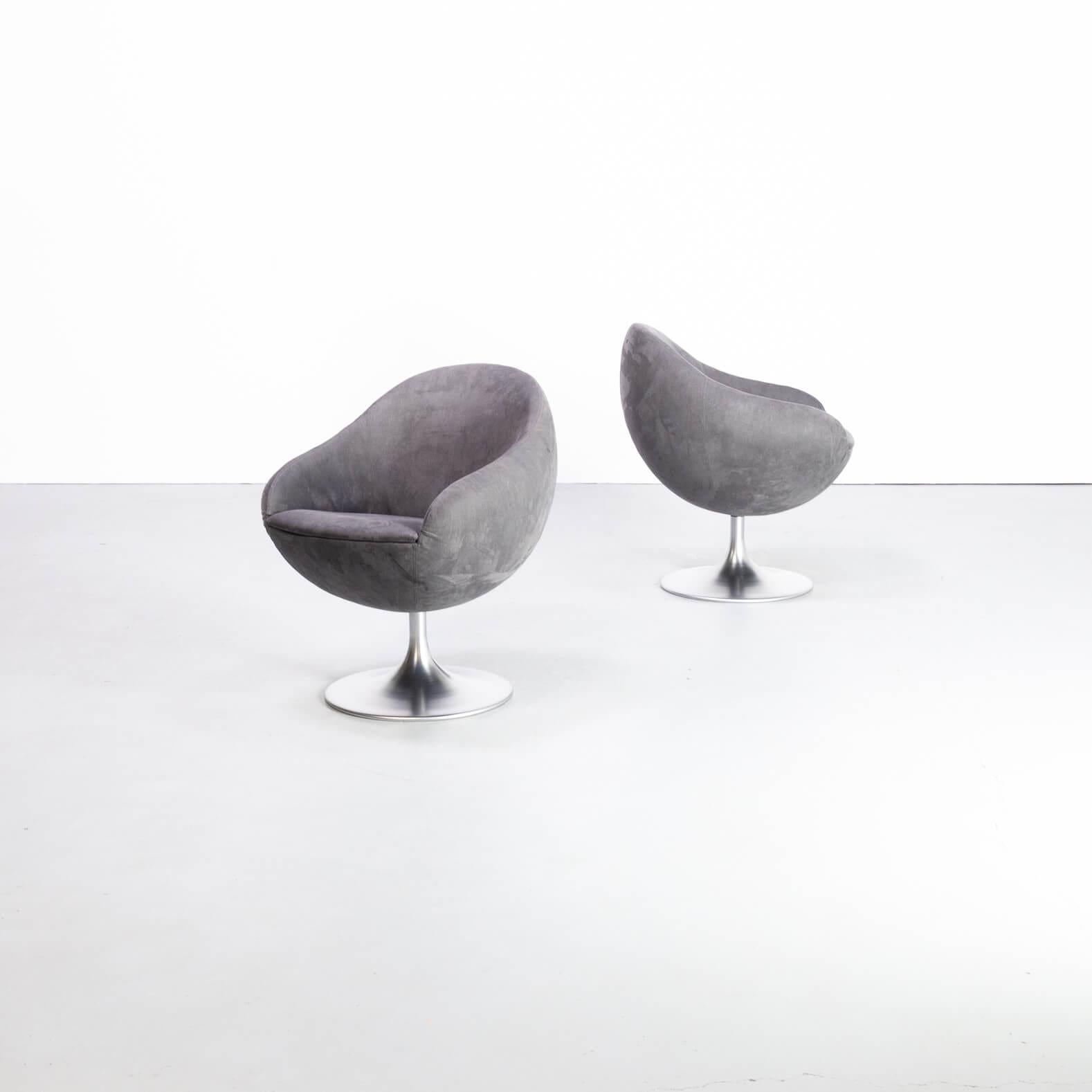 In the 1960s Börje designed the Comet Cosmos chair. He meant this design to be timeless and succeeded very well in it. Their search, again already in the 1960s, was its time ahead, by this fantastic simple, minimalistic designed family chair. Börje