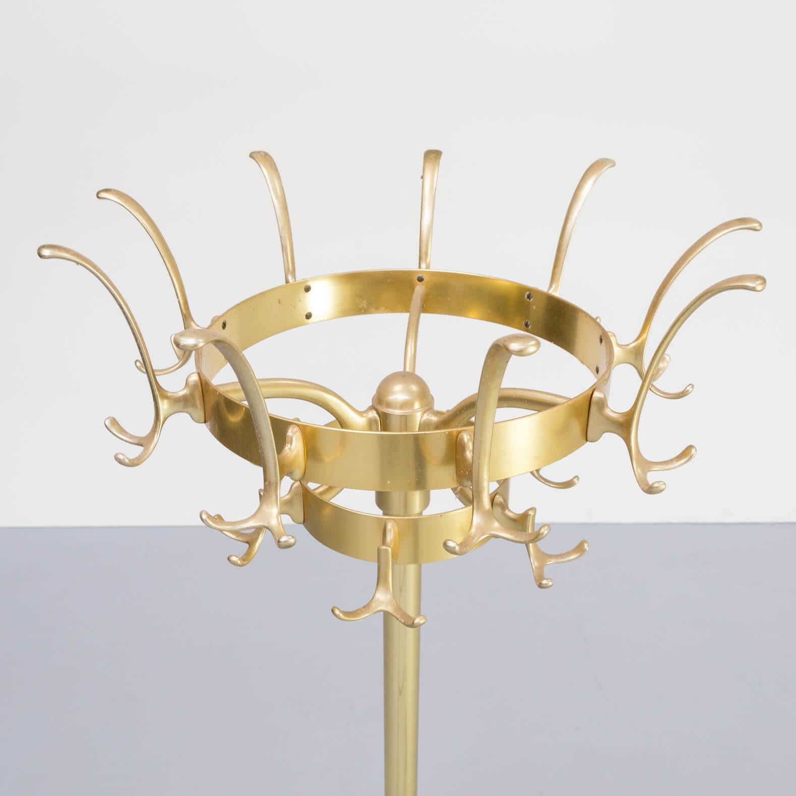 Mid-20th Century 1960s Beautiful Brass Round Freestanding Coat Rack For Sale