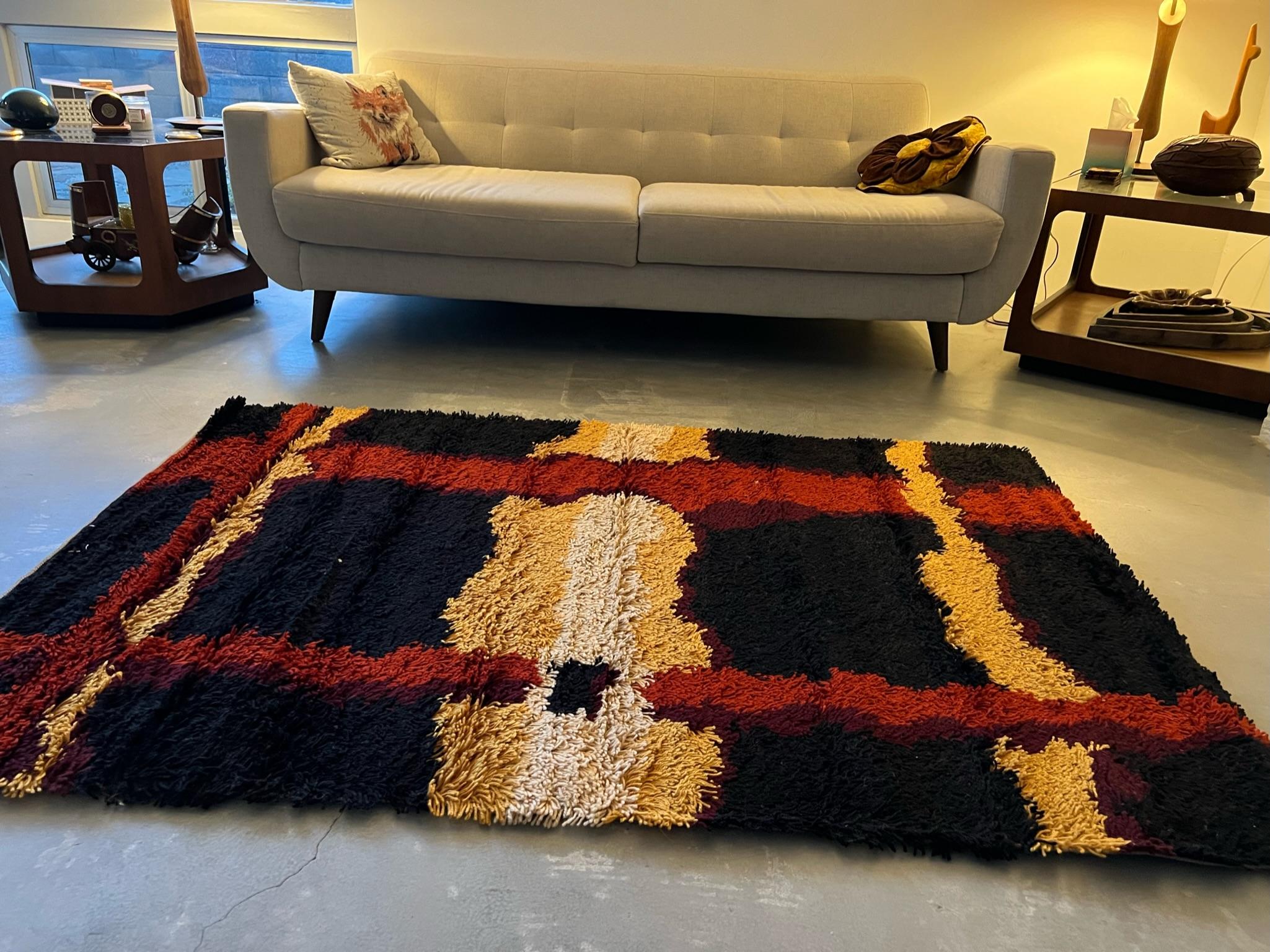 BELLE RYA Linear Lines Coral UNUSED Mid Century Modern Danish Rug Wool degli anni '60 In condizioni ottime in vendita a Los Angeles, CA