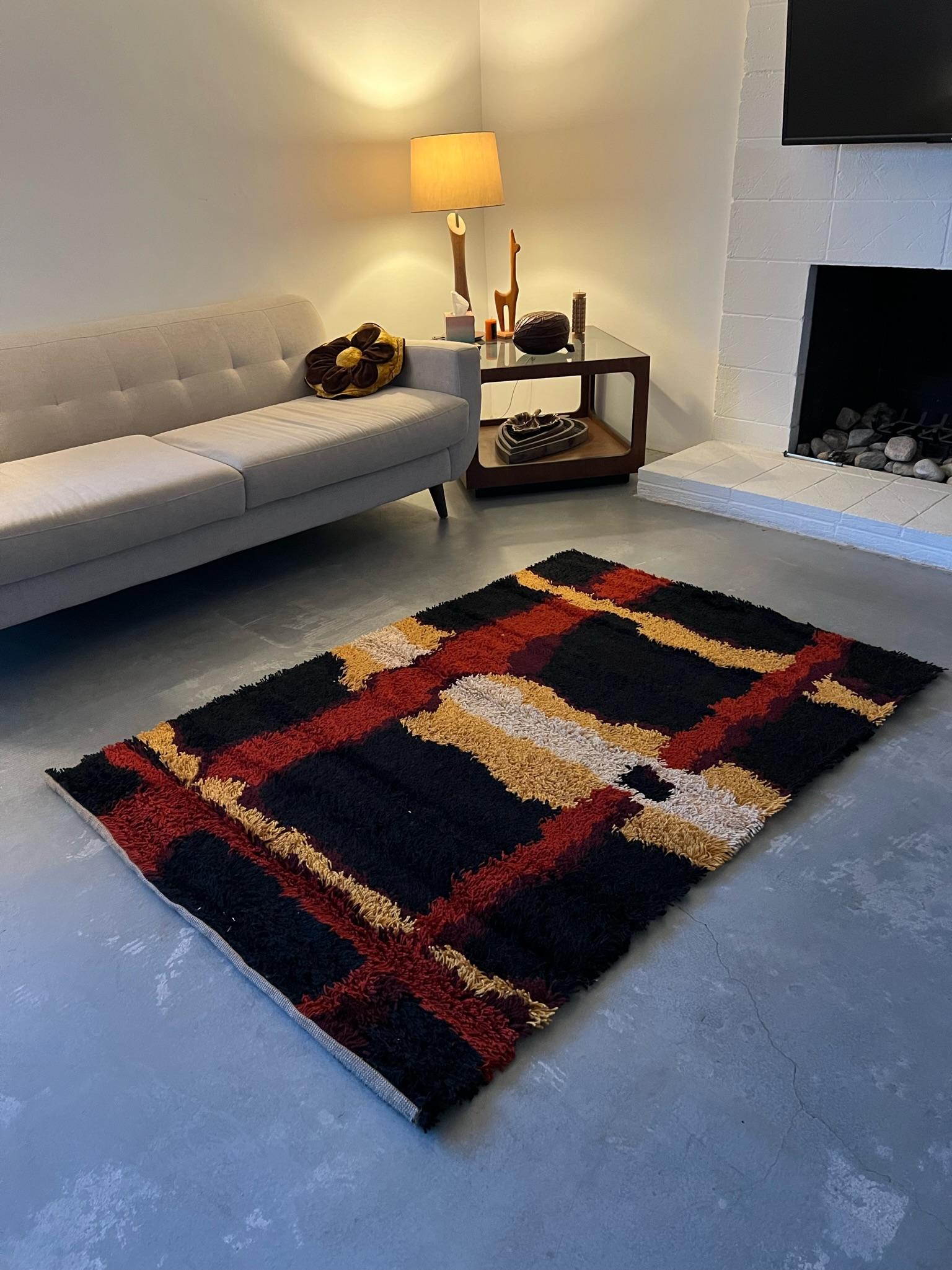 Metà XX secolo BELLE RYA Linear Lines Coral UNUSED Mid Century Modern Danish Rug Wool degli anni '60 in vendita