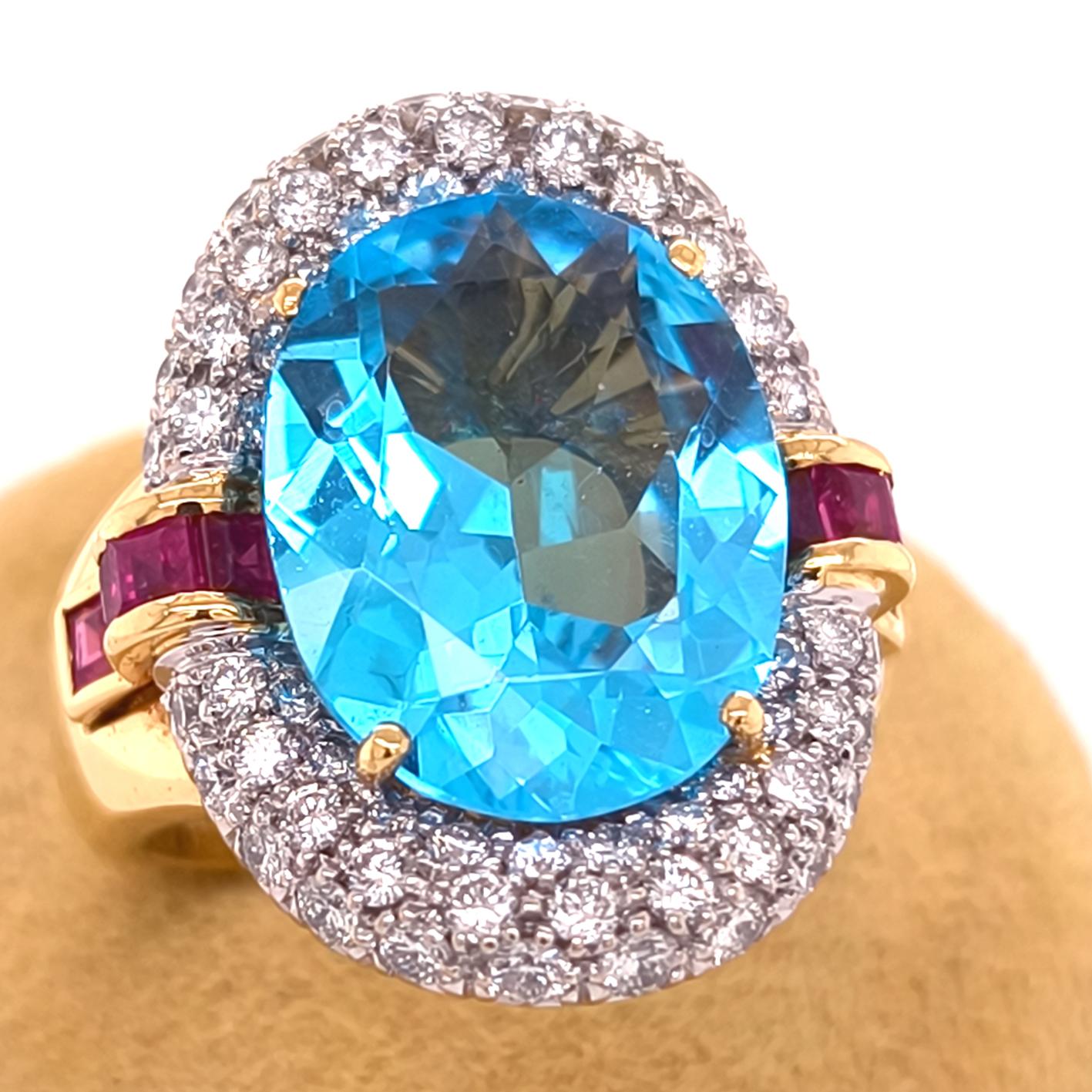 60er Jahre Bulgari Goldring mit blauem Topas, Diamanten und Rubinen (Ovalschliff) im Angebot