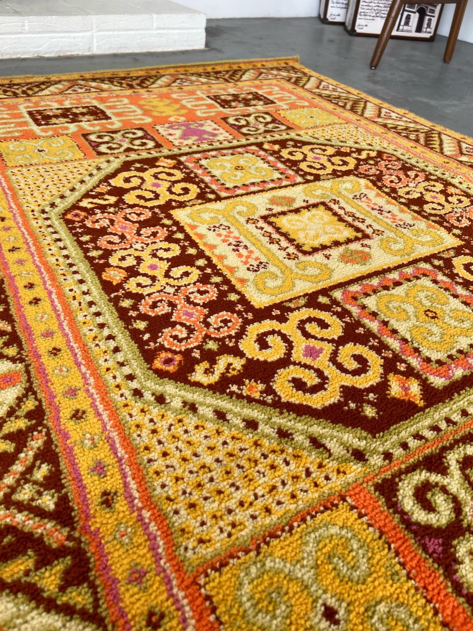 60s CASPIAN Octagon Loop Pile Wool UNUSED Mid Century Modern Caucasian Kazak Rug For Sale 6