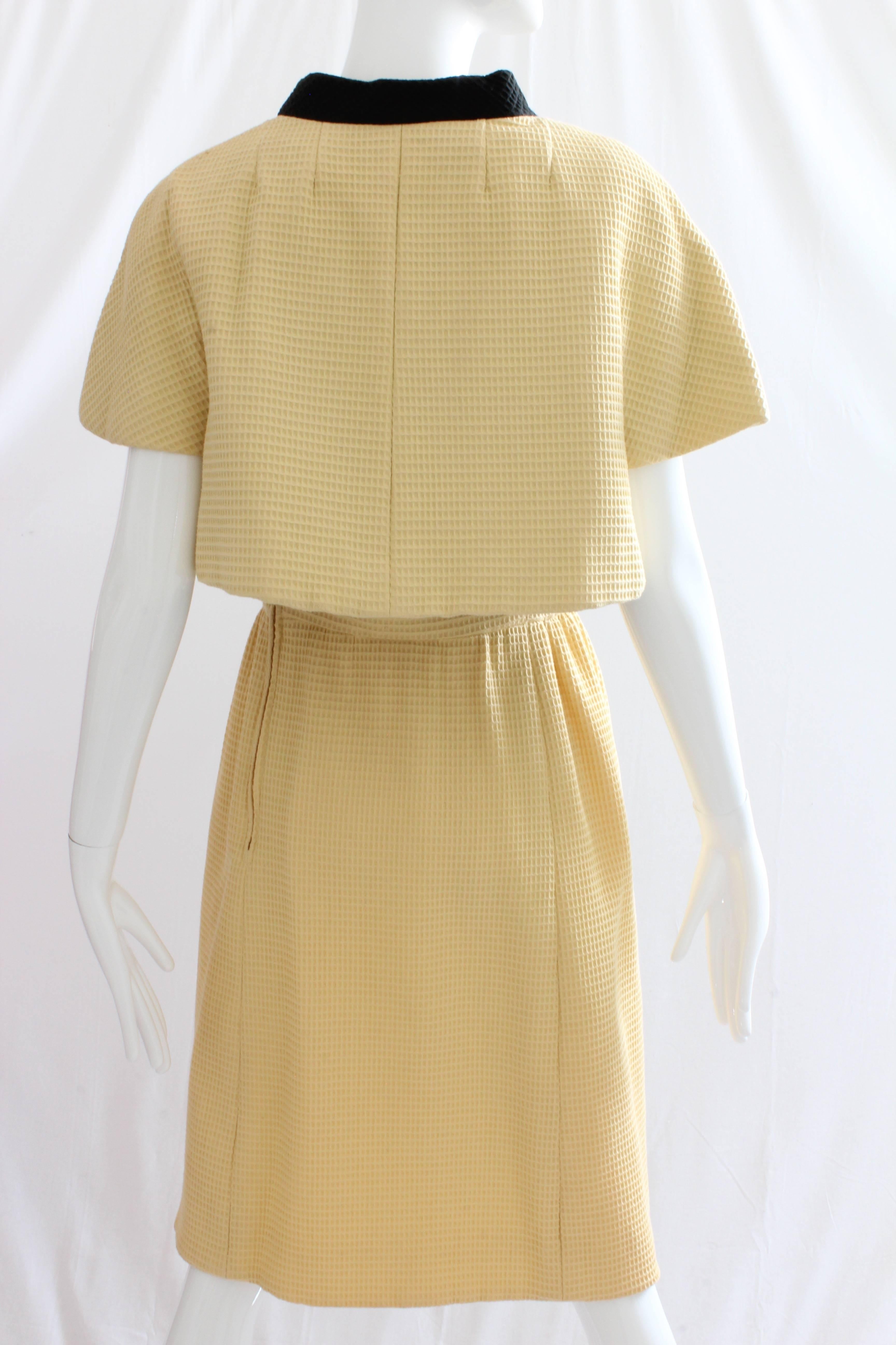 60s Chester Weinberg Jacket and Dress Ensemble 2pc Set Yellow Honeycomb Fabric S In Good Condition In Port Saint Lucie, FL