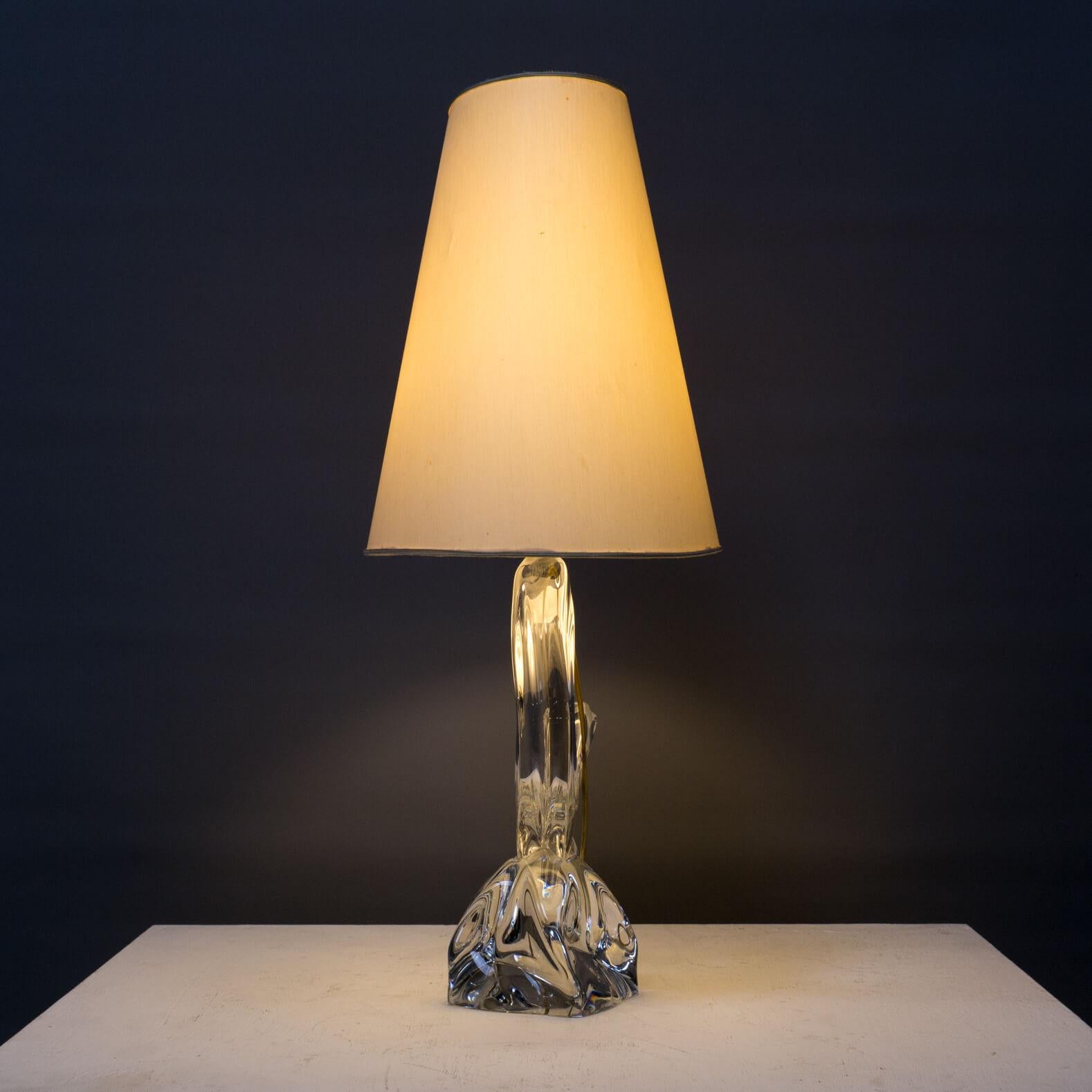 1960s Crystal art table lamp for Daum France In Good Condition For Sale In Amstelveen, Noord