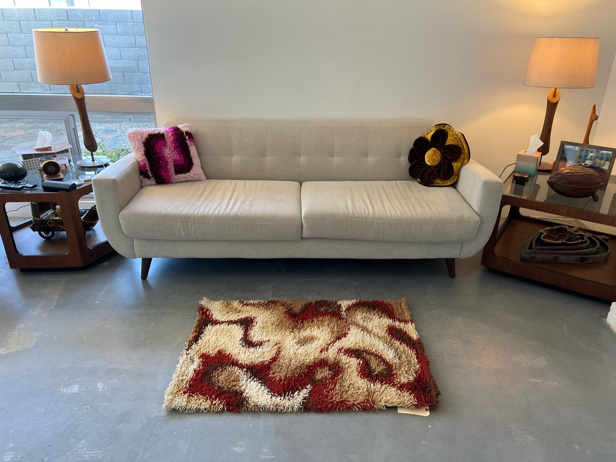 From a crazy collection that was kept in storage for decades!
All new UNUSED vintage 60's/70's Rugs!

DANIA TAEPPER Waves Red Light Brown Cream Rya Rug

Creator: Dania Taepper

100% Authentic!!!



Condition: New without tags, unused vintage