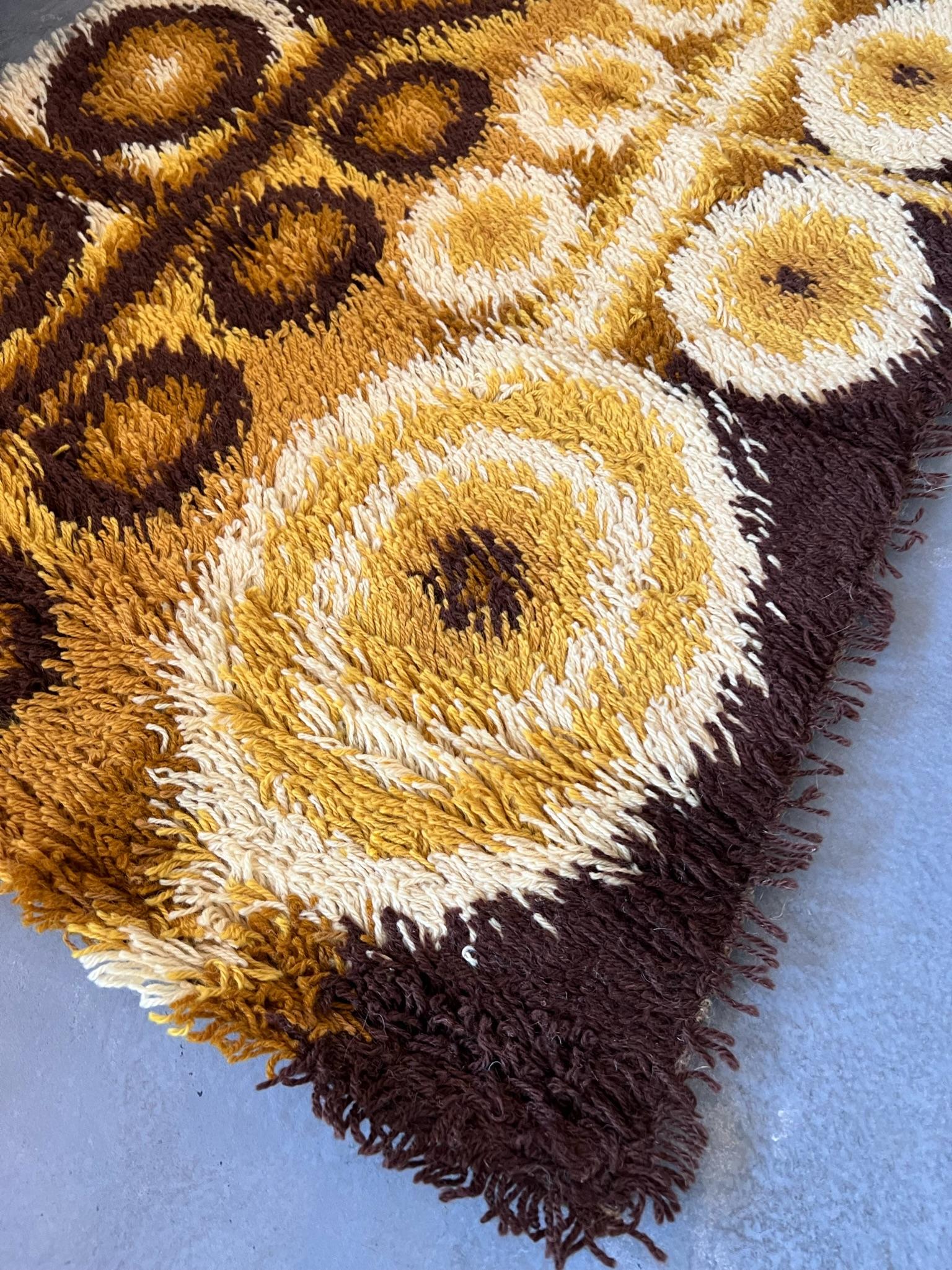 Wool 60's DANIA TAEPPER Circles Brown Yellow UNUSED Mid Century Danish Rya Rug Modern For Sale
