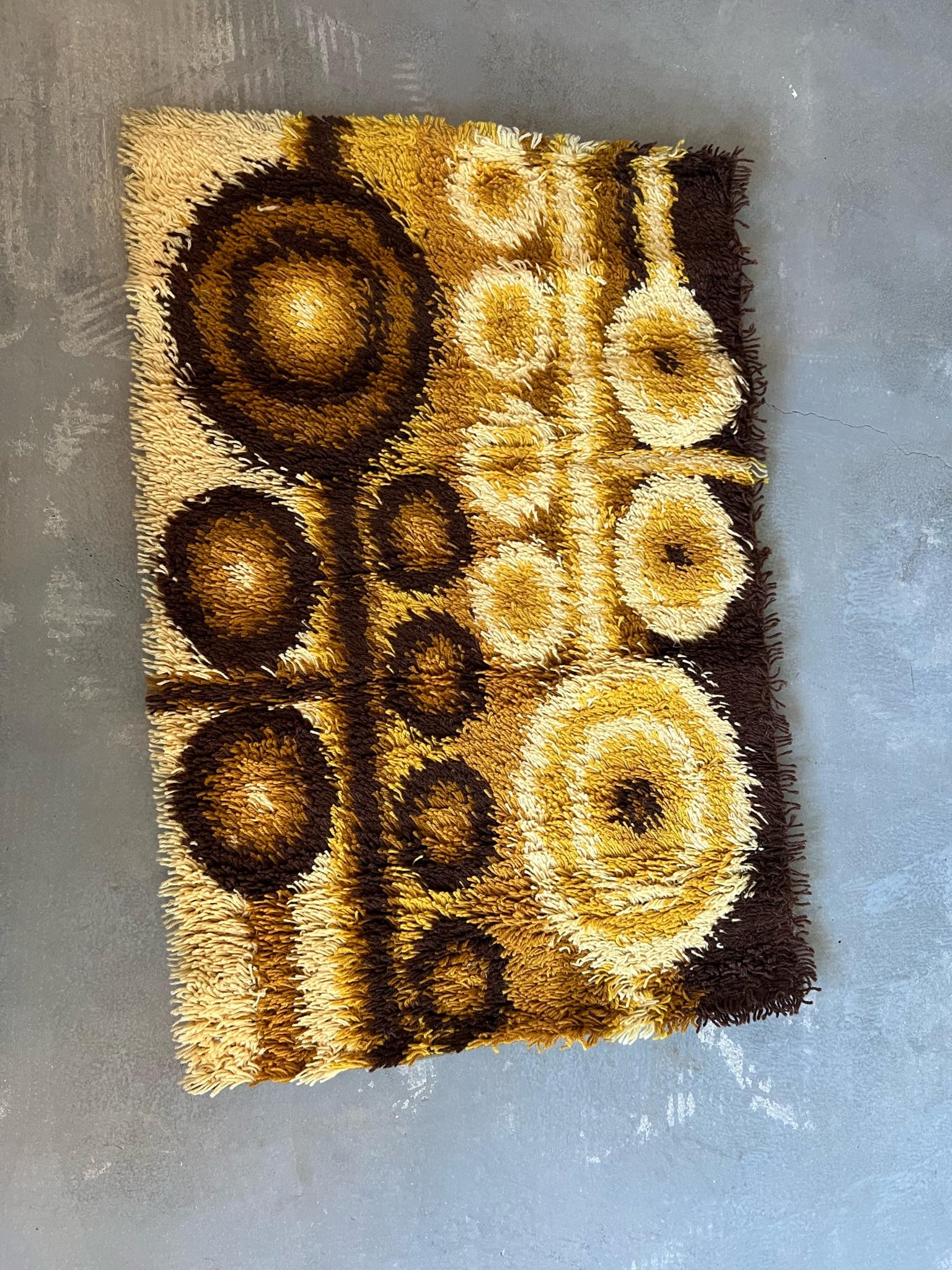 60's DANIA TAEPPER Circles Brown Yellow UNUSED Mid Century Danish Rya Rug Modern For Sale 3