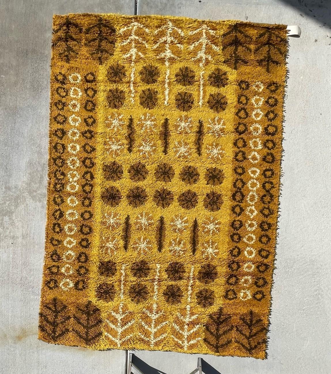 Da una collezione pazzesca che è stata conservata per decenni!
Tappeti vintage anni '60/'70 tutti nuovi e non usati!


Dania Taepper Cerchi gialli Fiocchi di neve marroni  Tappeto Rya

Creatore: Dania Taepper

100% Autentico!!!



Condit: Nuovo con
