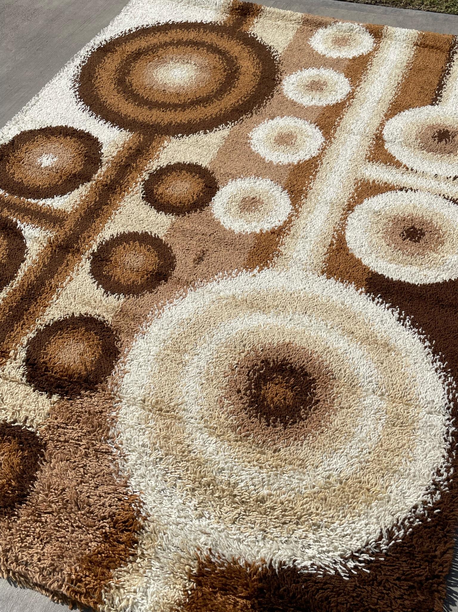 60's DANIA TAEPPER Kreise UNGEBRAUCHT Mid Century Modern Danish Rya Rug Brown Beige (Dänisch) im Angebot