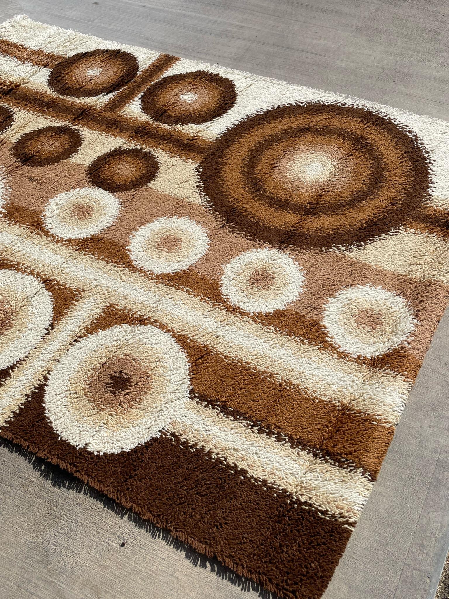 60's DANIA TAEPPER Kreise UNGEBRAUCHT Mid Century Modern Danish Rya Rug Brown Beige (Mitte des 20. Jahrhunderts) im Angebot