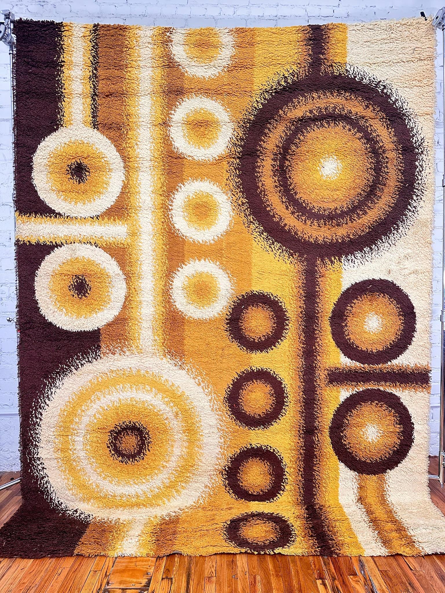 Da una collezione pazzesca che è stata conservata per decenni!
Tappeti vintage anni '60/'70 tutti nuovi e non usati!

Tappeto Dania Taepper Cerchi Giallo Crema Rya

Creatore: Dania Taepper

100% Autentico!!!



Condit: Nuovo con tag, condizioni