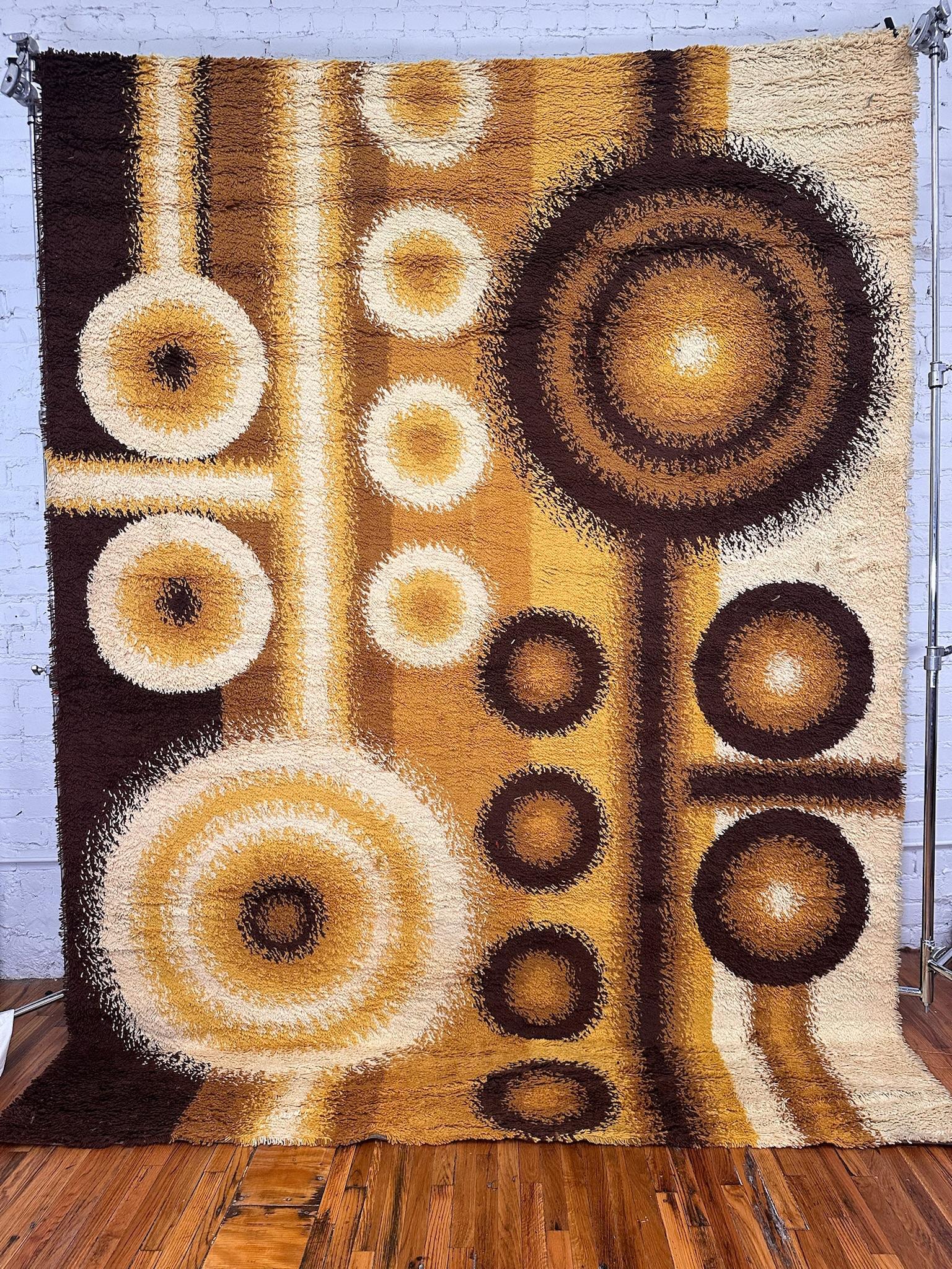 Metà XX secolo Tappeto Dania Taepper anni '60 a cerchi gialli crema non usato, metà secolo, danese, moderno in vendita