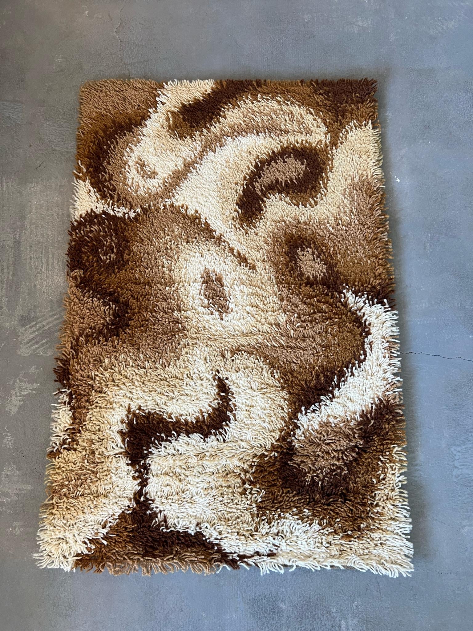 Tappeto Dania Taepper Waves Abstract UNUSED Mid Century Modern Danish Rya Brown degli anni '60 In condizioni ottime in vendita a Los Angeles, CA