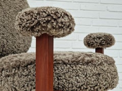 Années 60, Design danois de Bent Møller Jepsen, Fauteuils, Modèle "Medalie", Peau de mouton