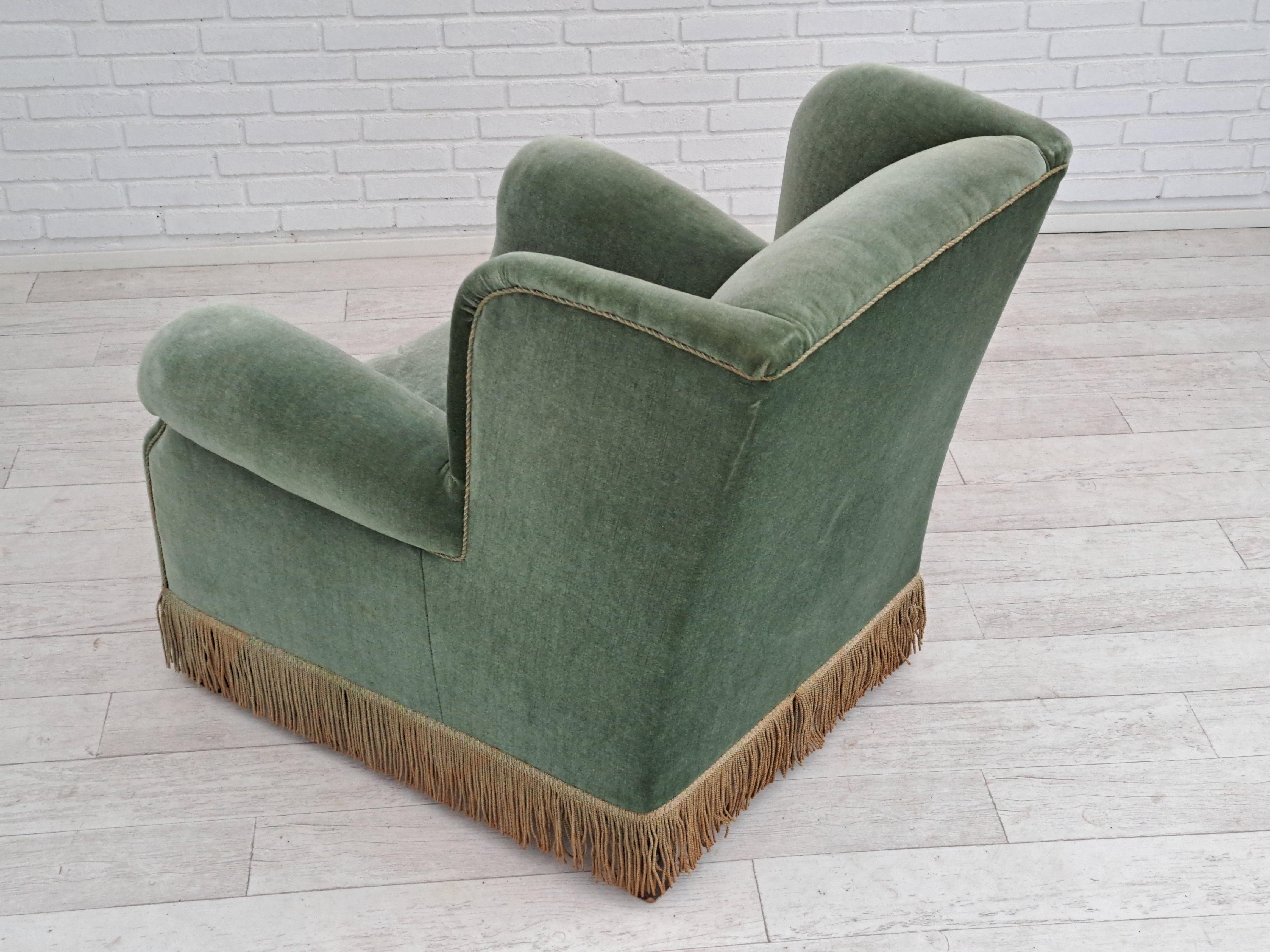 60s, Danish Design by Fritz Hansen, Relax Lounge Chair, Original Condition For Sale 4