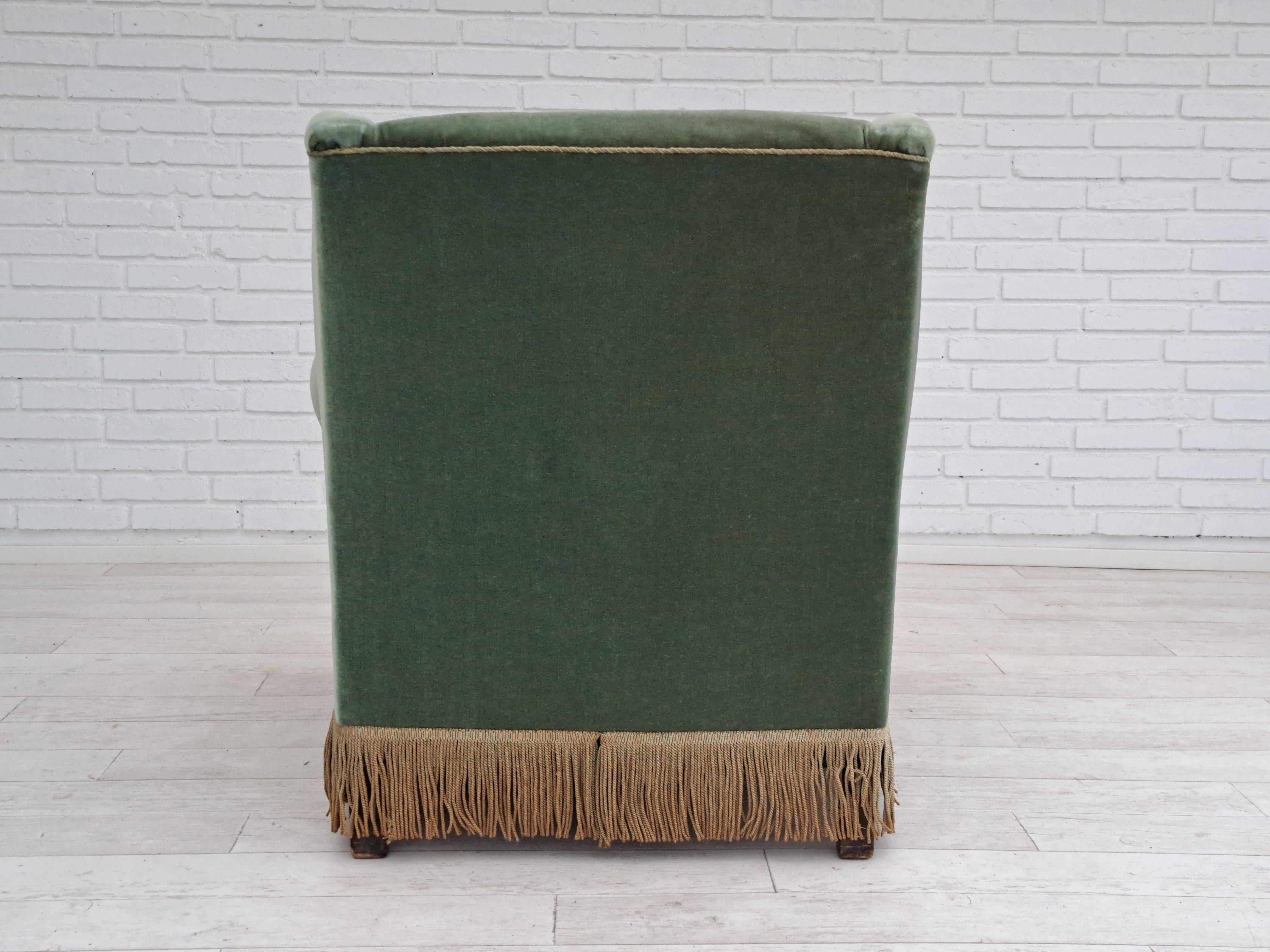 Velvet 60s, Danish Design by Fritz Hansen, Relax Lounge Chair, Original Condition For Sale