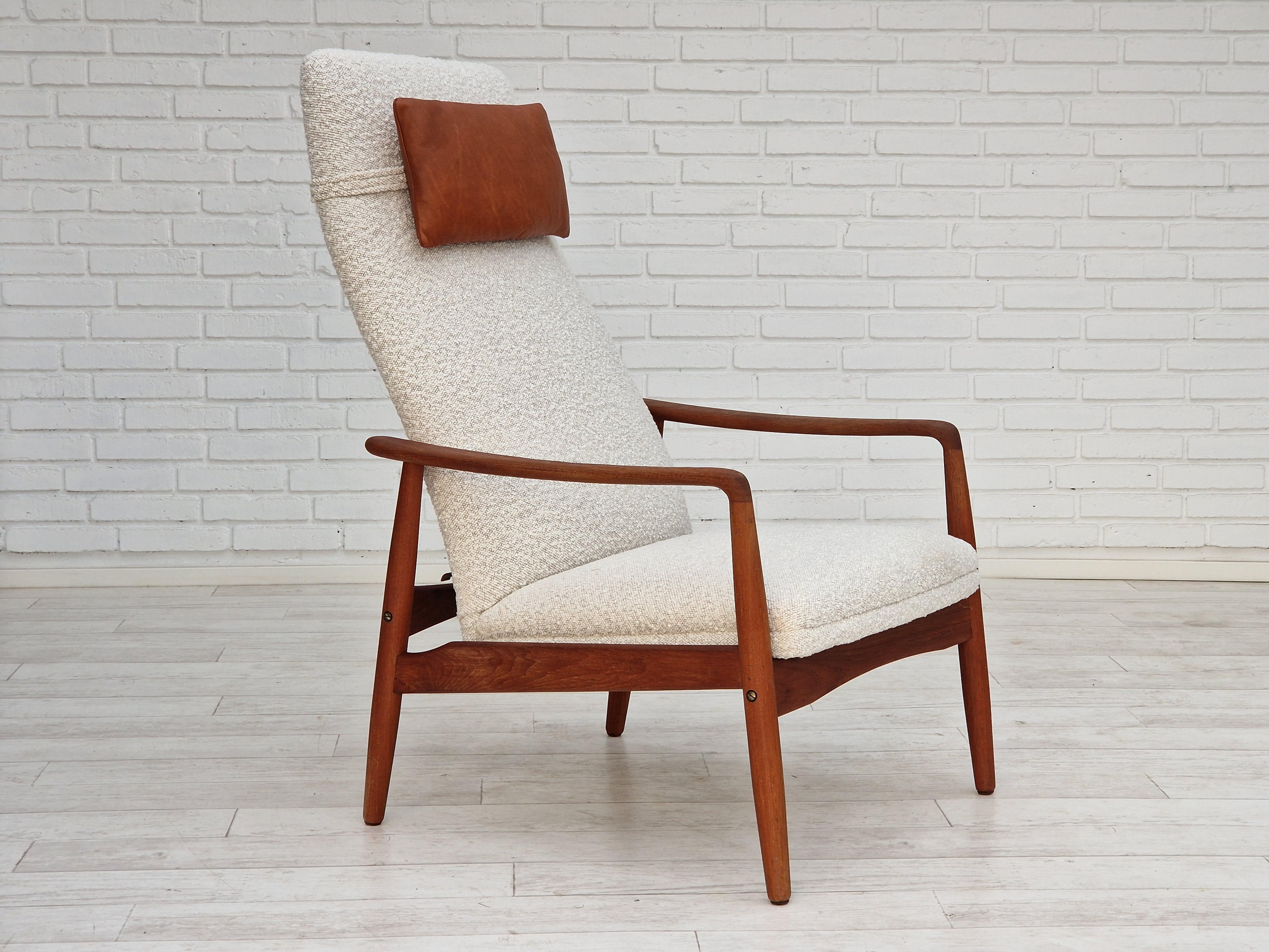 1960s, Danish Design by Søren Ladefoged, Armchair of Teak, White / Beige In Good Condition In Tarm, 82