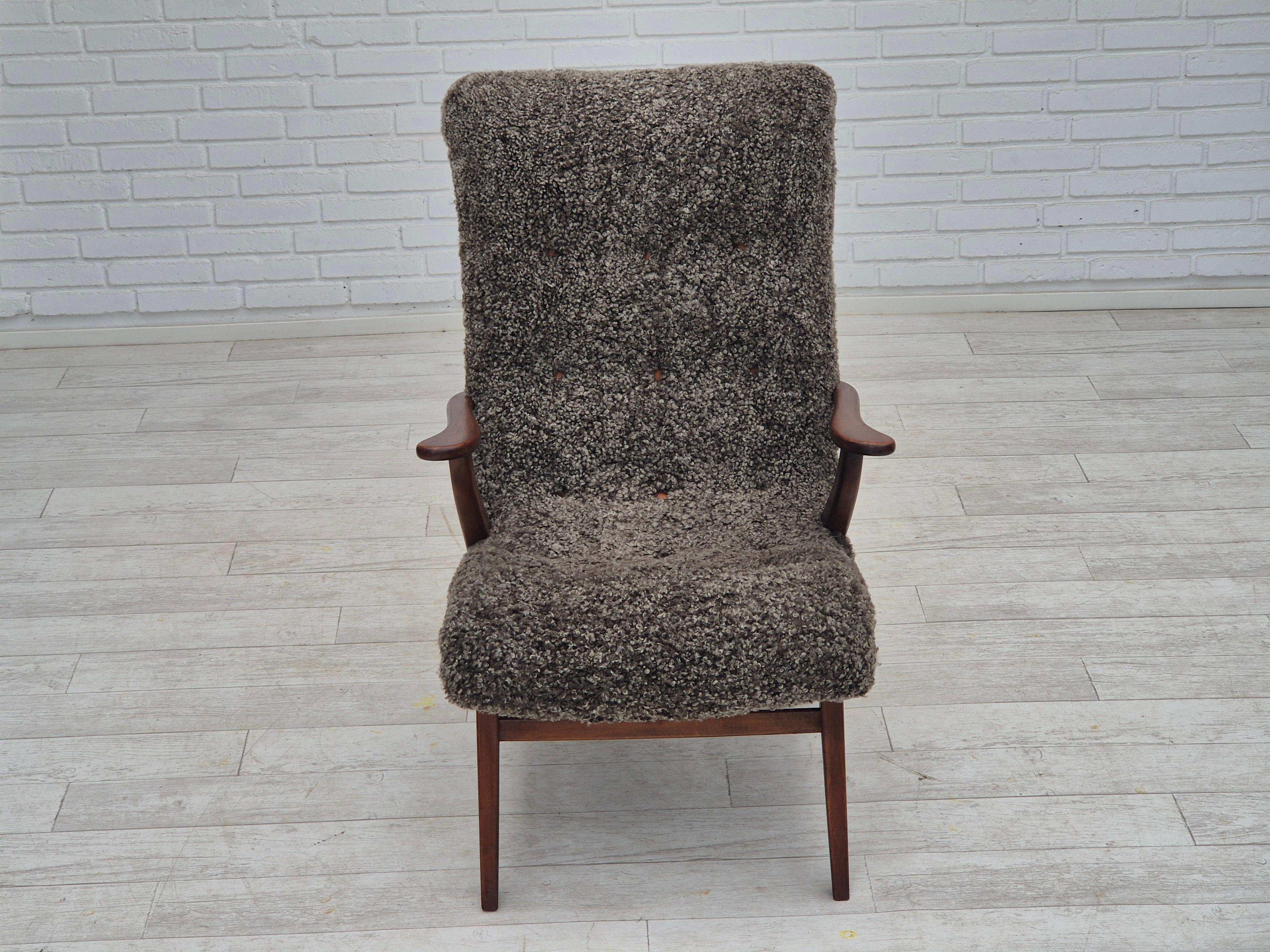 Anni '60, design danese, poltrona ristrutturata, vera pelle di pecora di qualità. in vendita 4