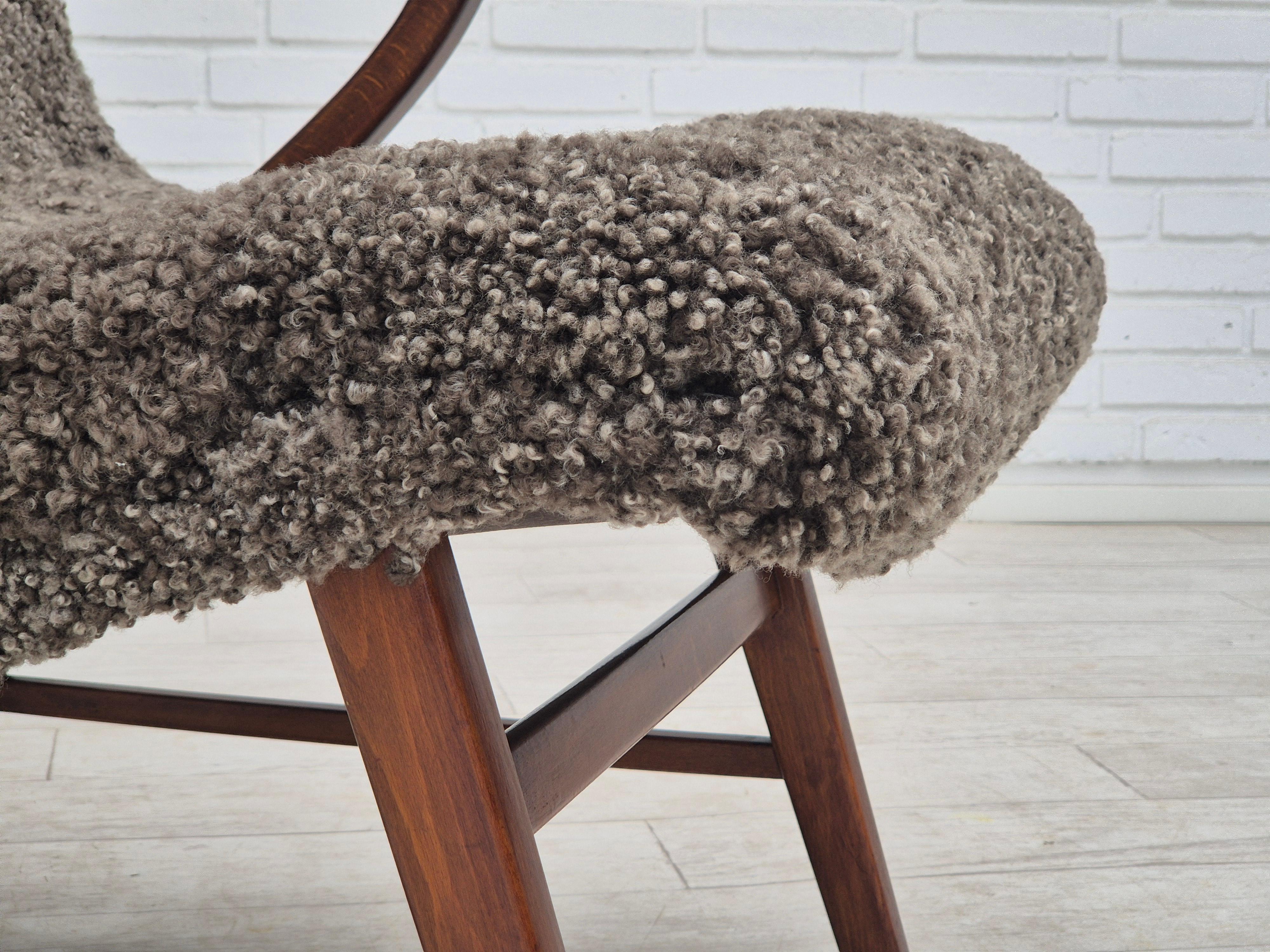 Anni '60, design danese, poltrona ristrutturata, vera pelle di pecora di qualità. in vendita 2
