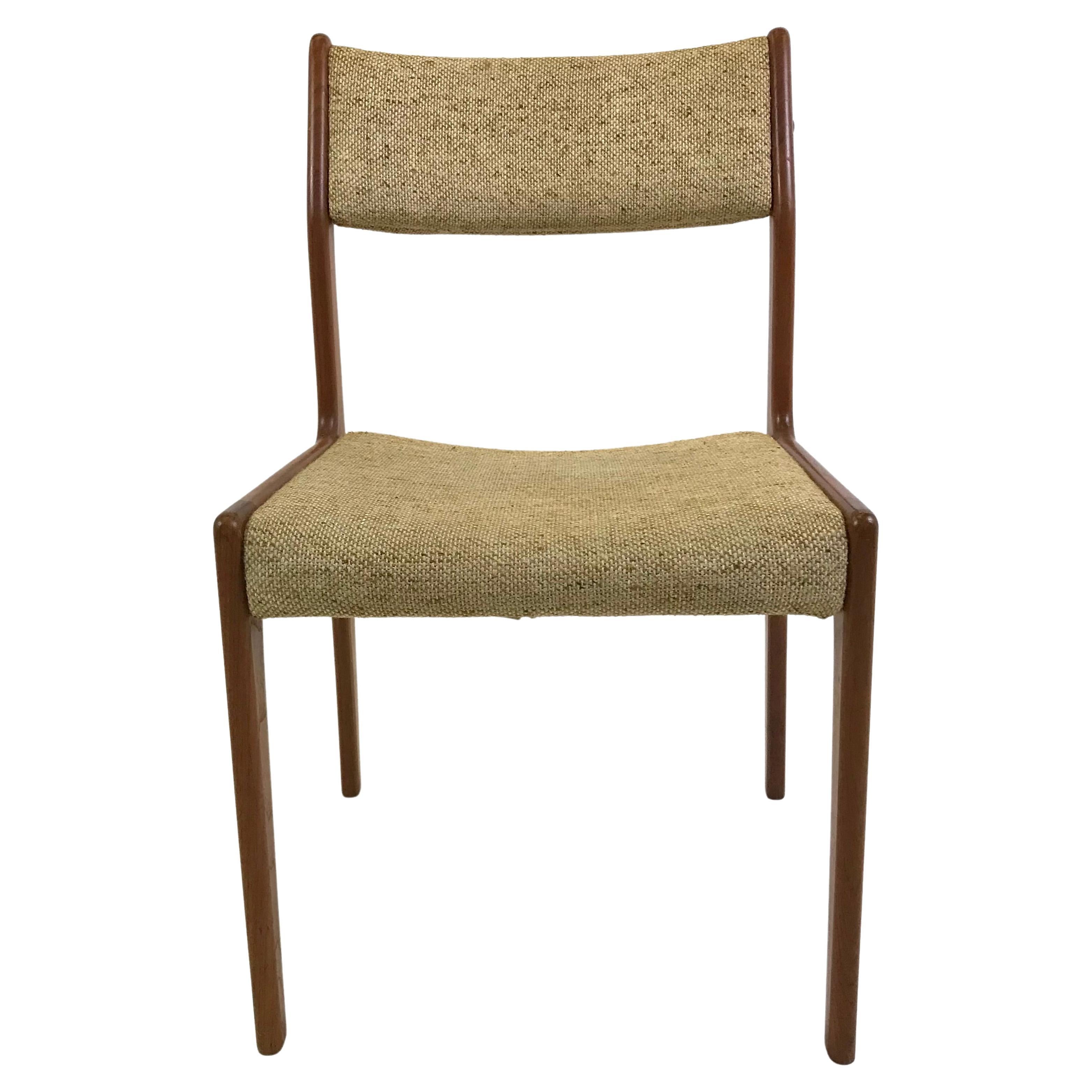 1960s Danish Mid-Century Modern Chair by Farso Stolefabrik in teak wood and woven oatmeal wool fabric, all original. In very good condition with minor wear with the exception of the seat's upholstery which show use and light staining but no damage,