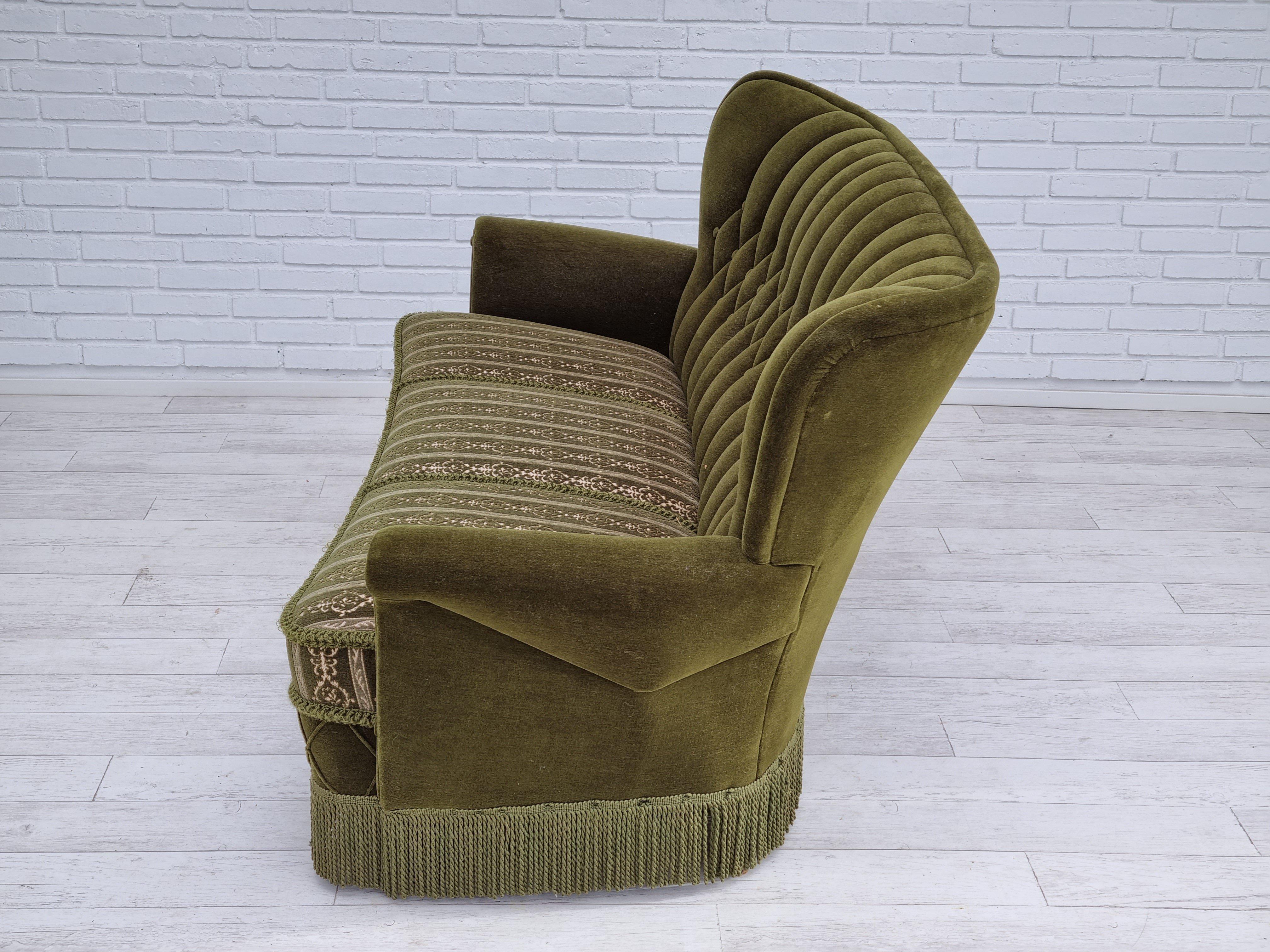 60s, Danish vintage 3 pers. sofa, velour, original condition In Good Condition In Tarm, 82