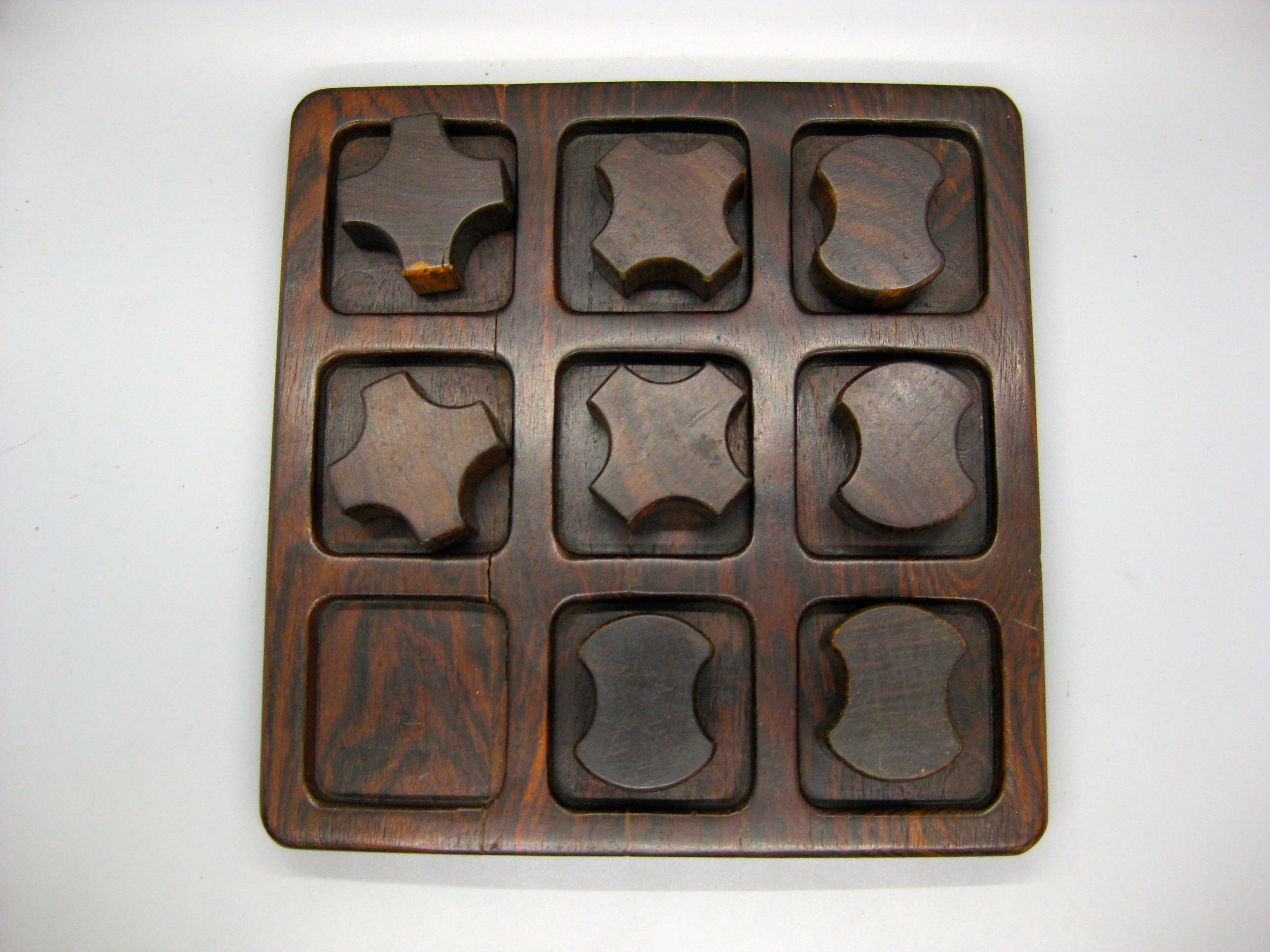 Mexican 60's Don S Shoemaker for Senal Carved Rosewood Tic-tac-toe Game Mexico Sculpture For Sale