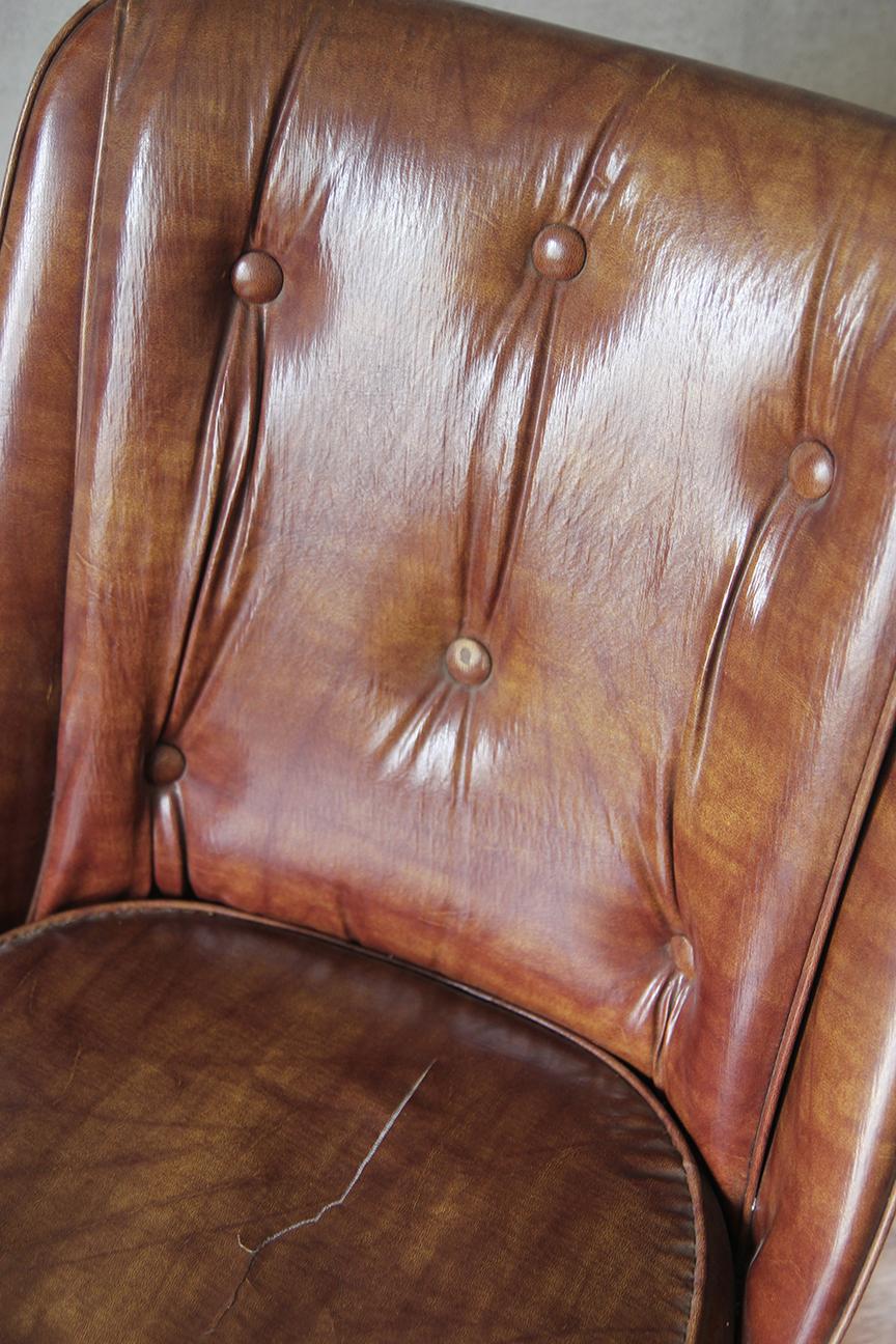 Chaise de bureau pivotante en simili-cuir I Douglas des années 1960 Bon état - En vente à Los Angeles, CA