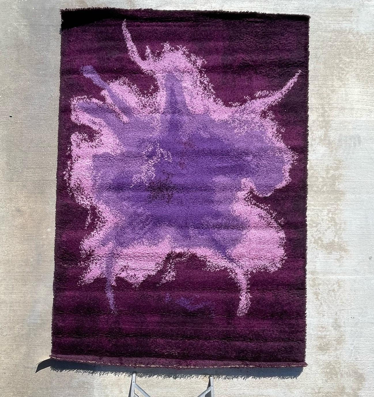 From a crazy collection that was kept in storage for decades!
All new UNUSED vintage 60's/70's Rugs!

WILTON Rorschach Purples Rya Rug

Creator: Hojer Eksport Wilton

100% Authentic!!!



Condition: New with tags, unused vintage condition, never