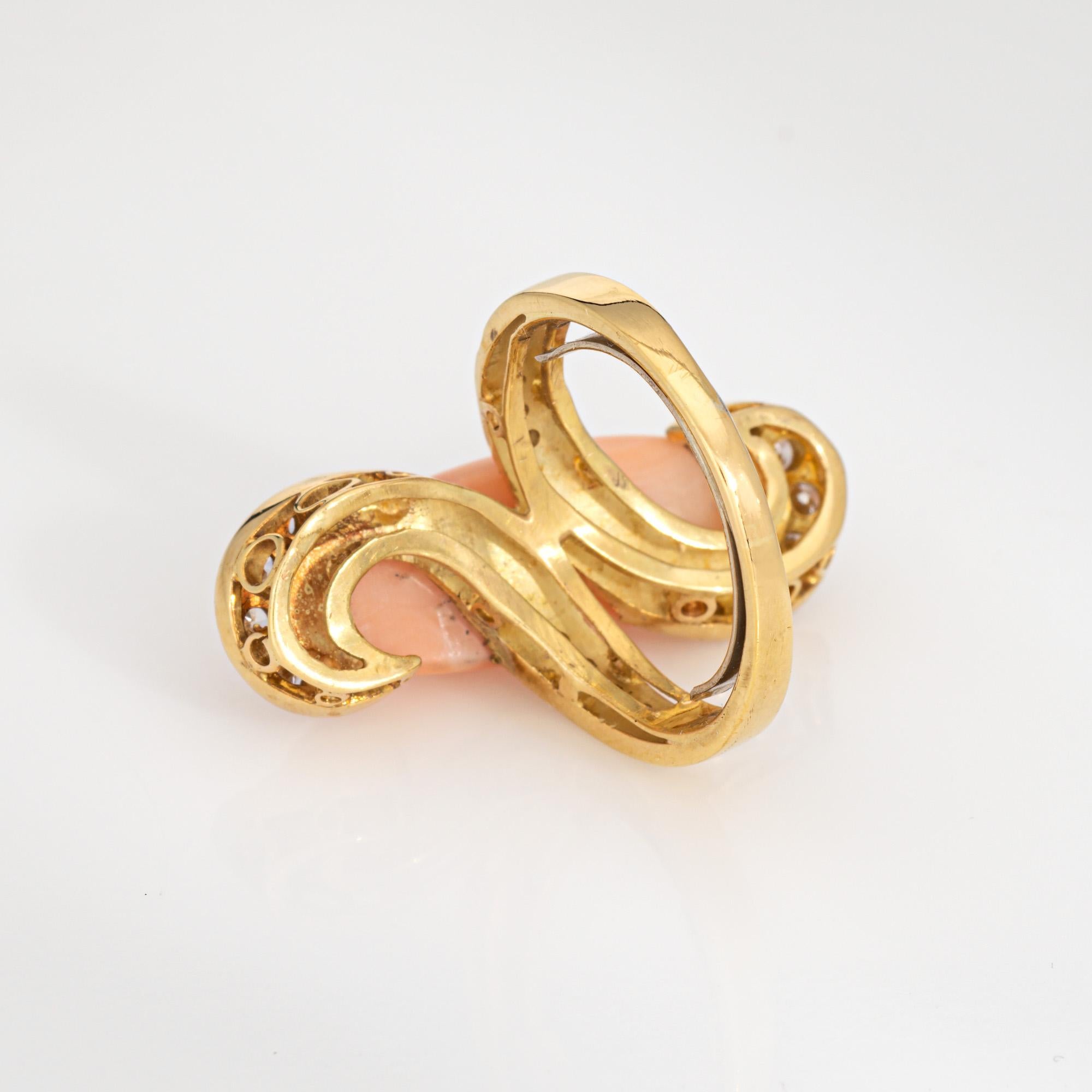 60er Jahre länglicher Engelshaut Koralle Diamant-Ring Vintage 18k Gold Cocktail-Schmuck im Zustand „Gut“ im Angebot in Torrance, CA