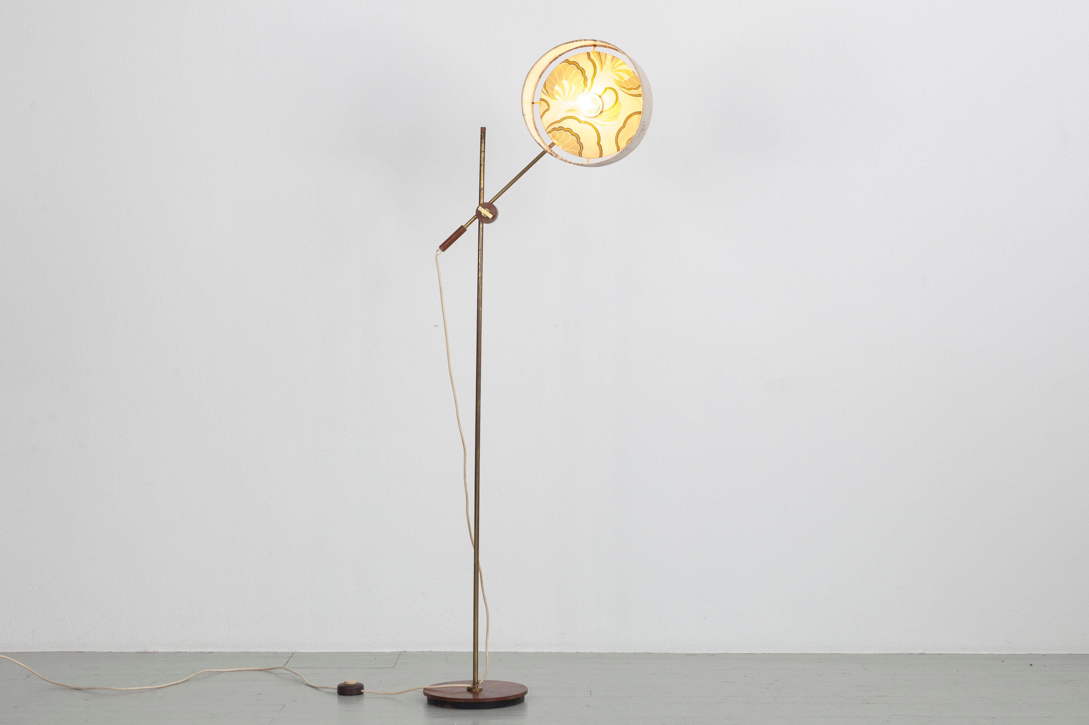 Mid-Century Modern Lampadaire des années 60 avec hauteur réglable et abat-jour de positionnement en vente