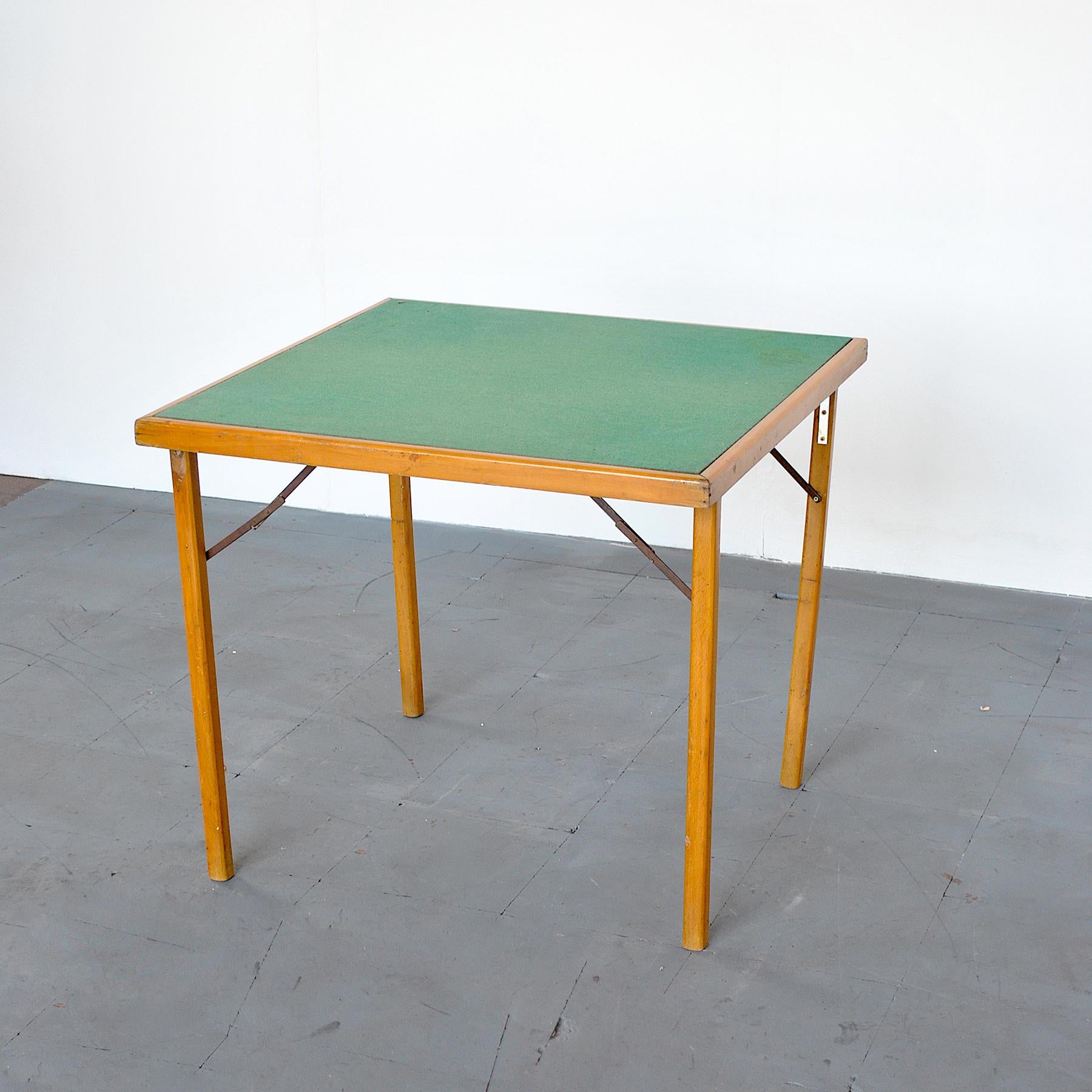 Spieltisch aus den 60er Jahren (Moderne der Mitte des Jahrhunderts) im Angebot