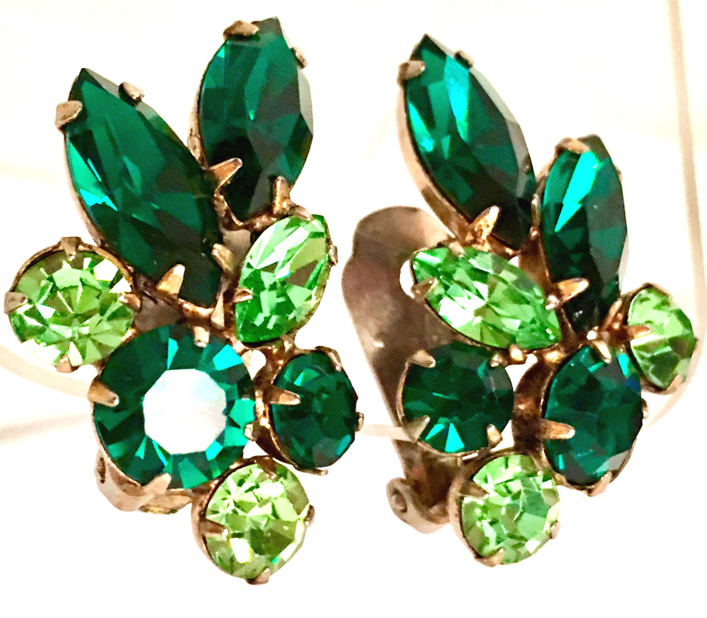 60'S Gold & Green Swarovski Crystal Abstract Flower Earrings In Excellent Condition In West Palm Beach, FL